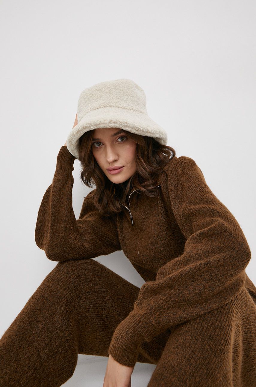 Vero Moda Sweter damski kolor brązowy z półgolfem