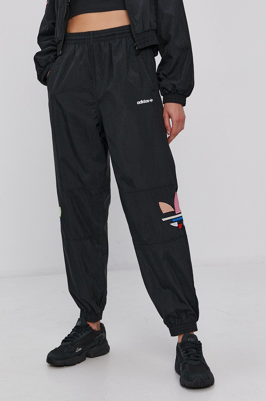 adidas Originals Spodnie damskie kolor czarny z aplikacją