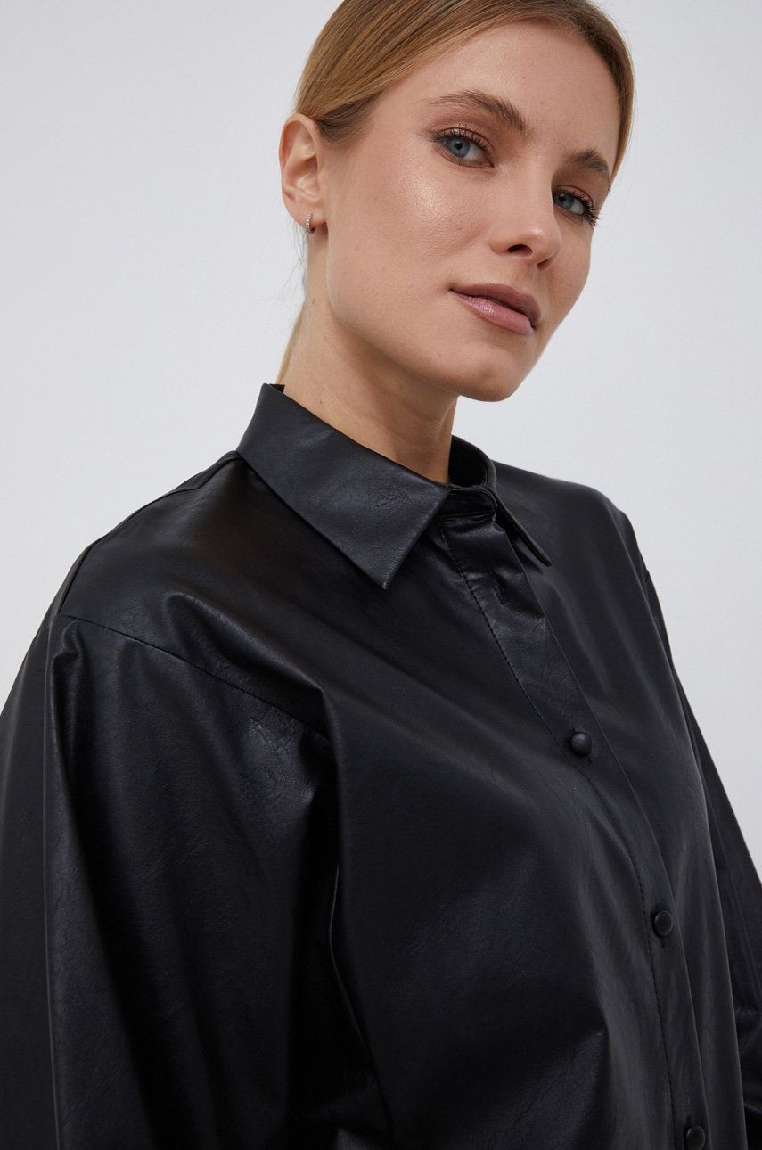 Sisley Koszula damska kolor czarny regular z kołnierzykiem klasycznym