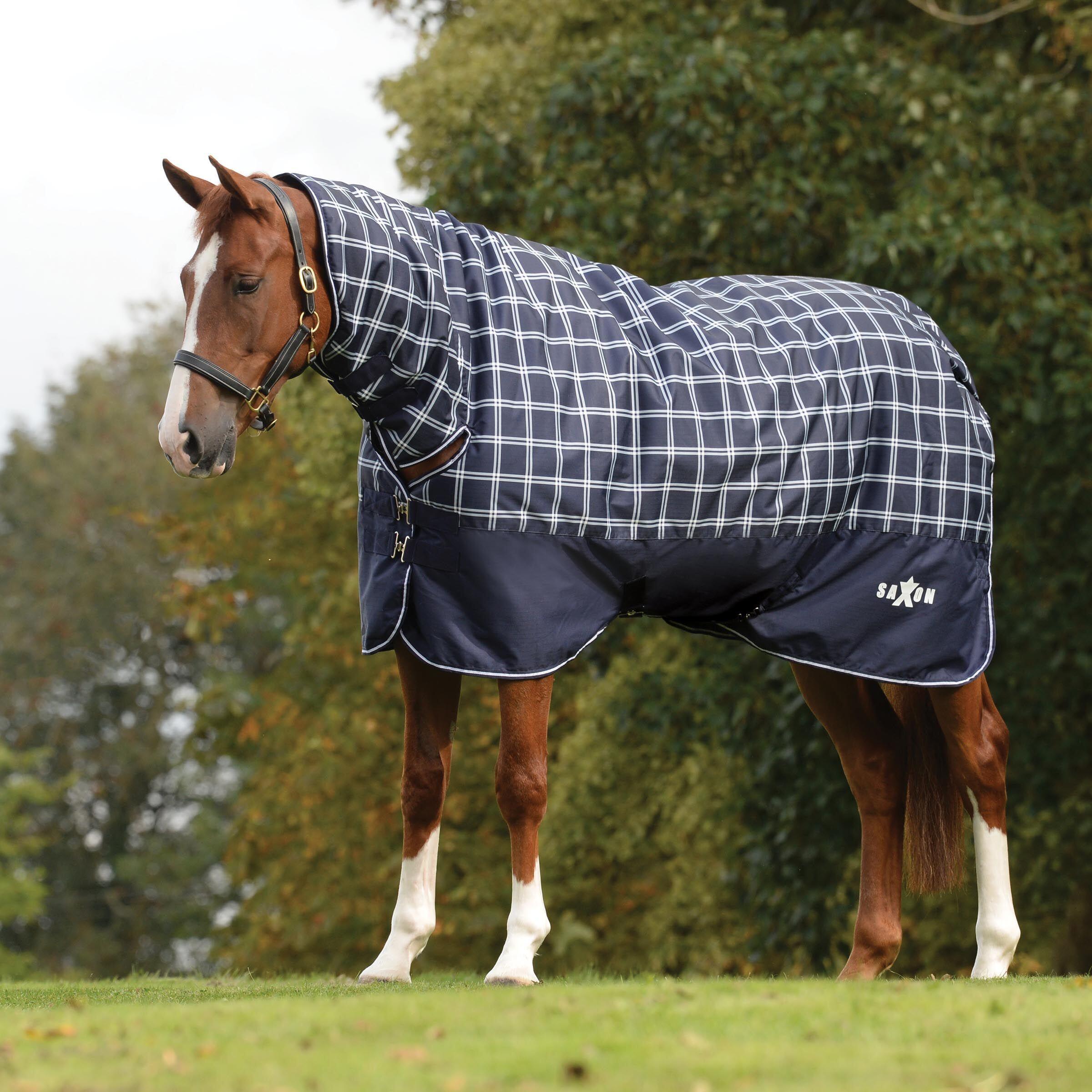 Zewnętrzna derka dla konia z odpinaną osłoną szyi Weatherbeeta Saxon Defiant 600