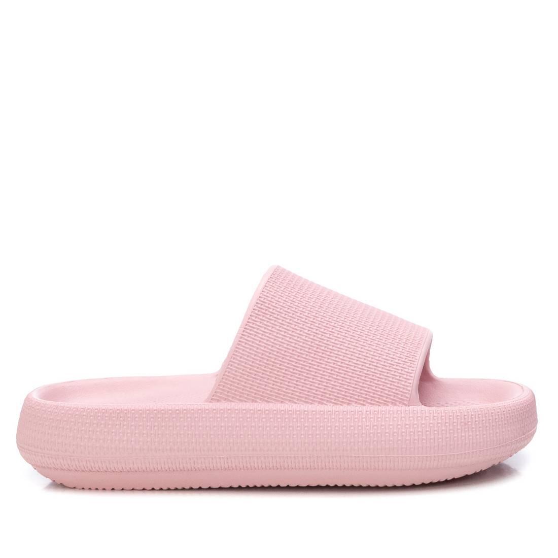Sneaker Xti z czarnej skóry