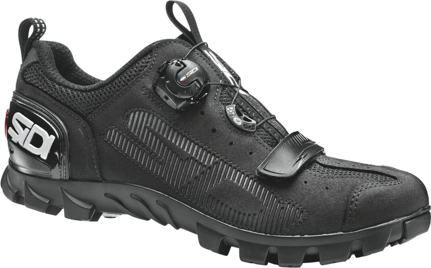 Czarne buty górskie SD15