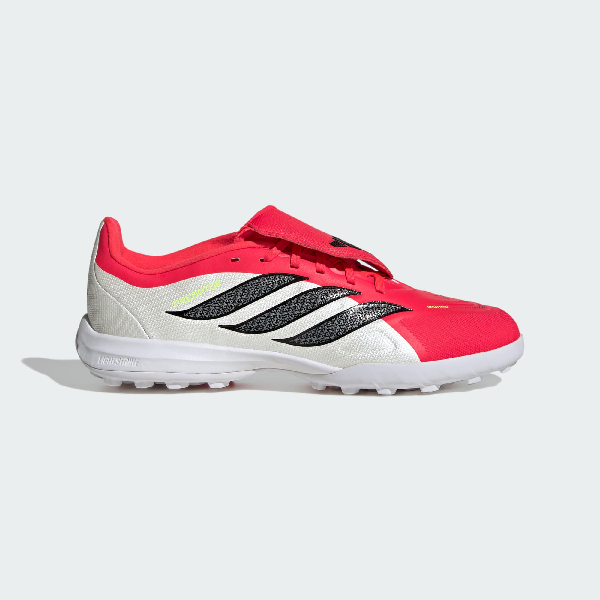 Dziecięce buty piłkarskie PREDATOR LEAGUE z wywijanym językiem na sztuczną