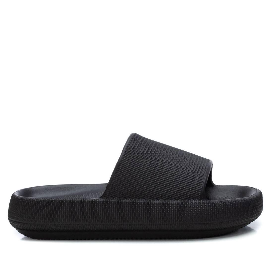 Buty sportowe Xti oddychające czarne