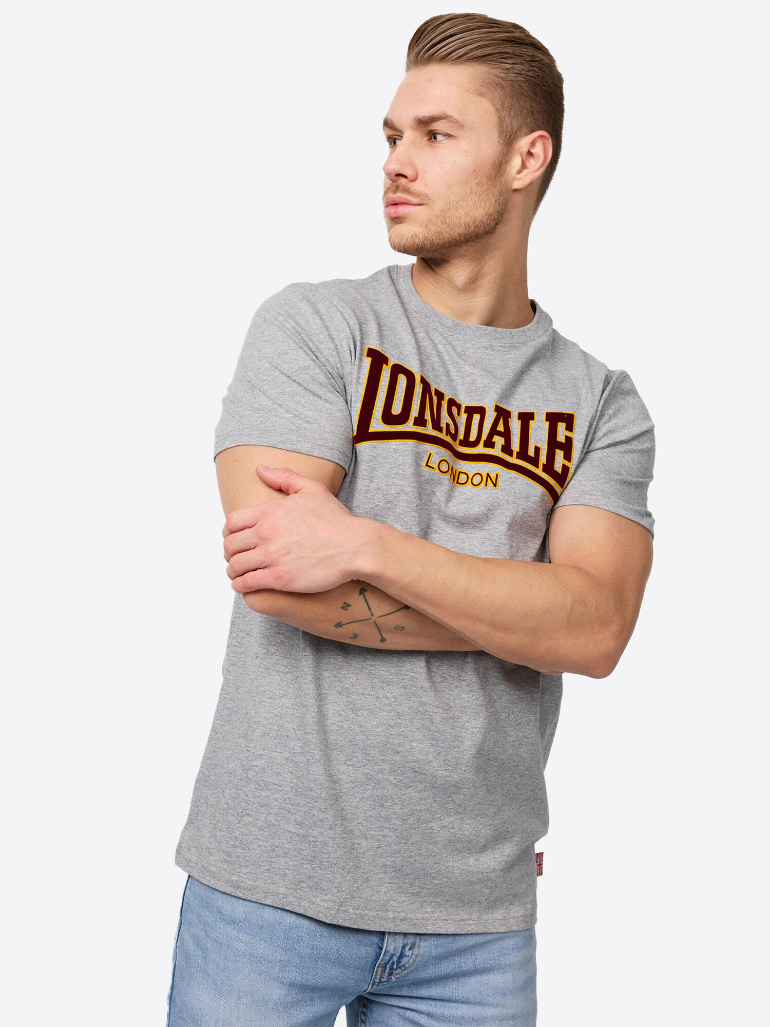 T-shirt o wąskim kroju Lonsdale Classic
