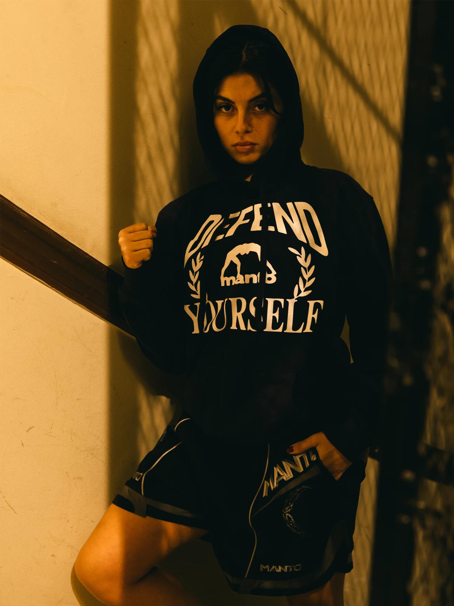 MANTO bluza z kapturem DEFEND czarna