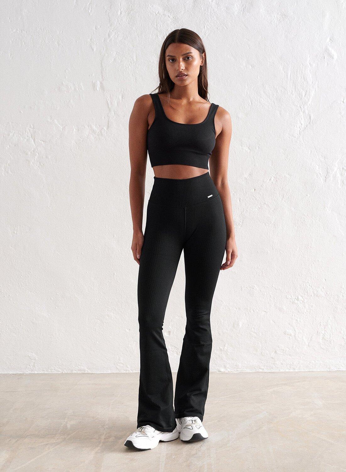 Damskie legginsy bezszwowe, prążkowane, squat proof, dzwony, skrócone czarne