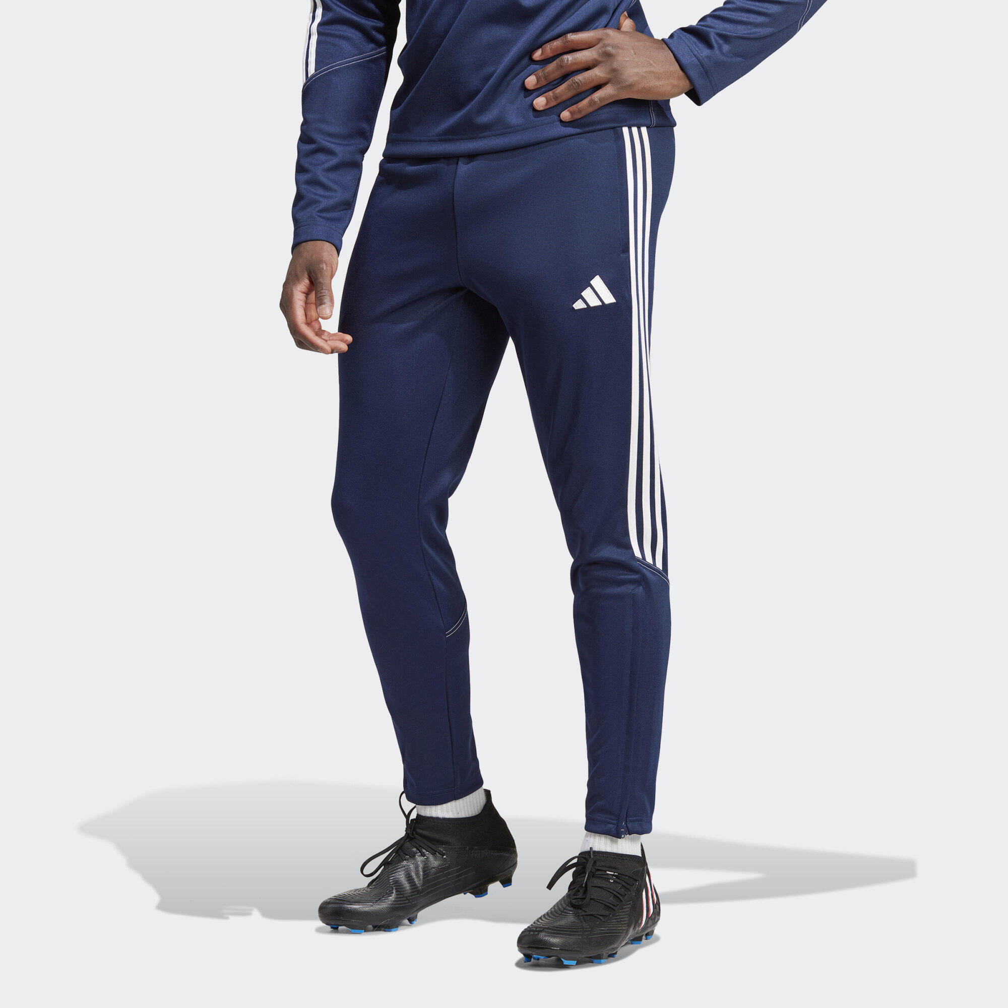 Фото - Футбольна форма Adidas Tiro 23 Club Training Pants 