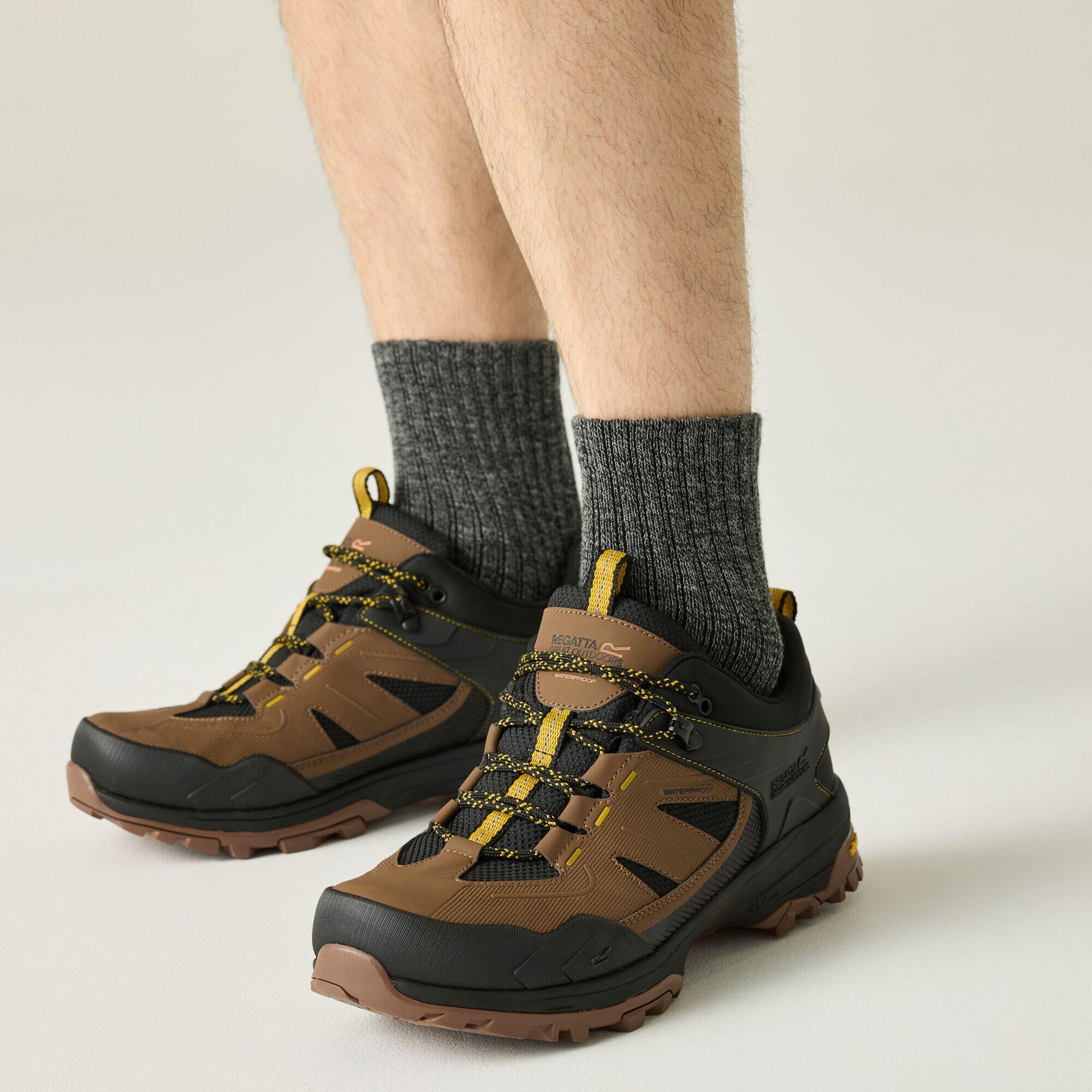 Buty męskie trekkingowe niskie z membraną Regen Vibram