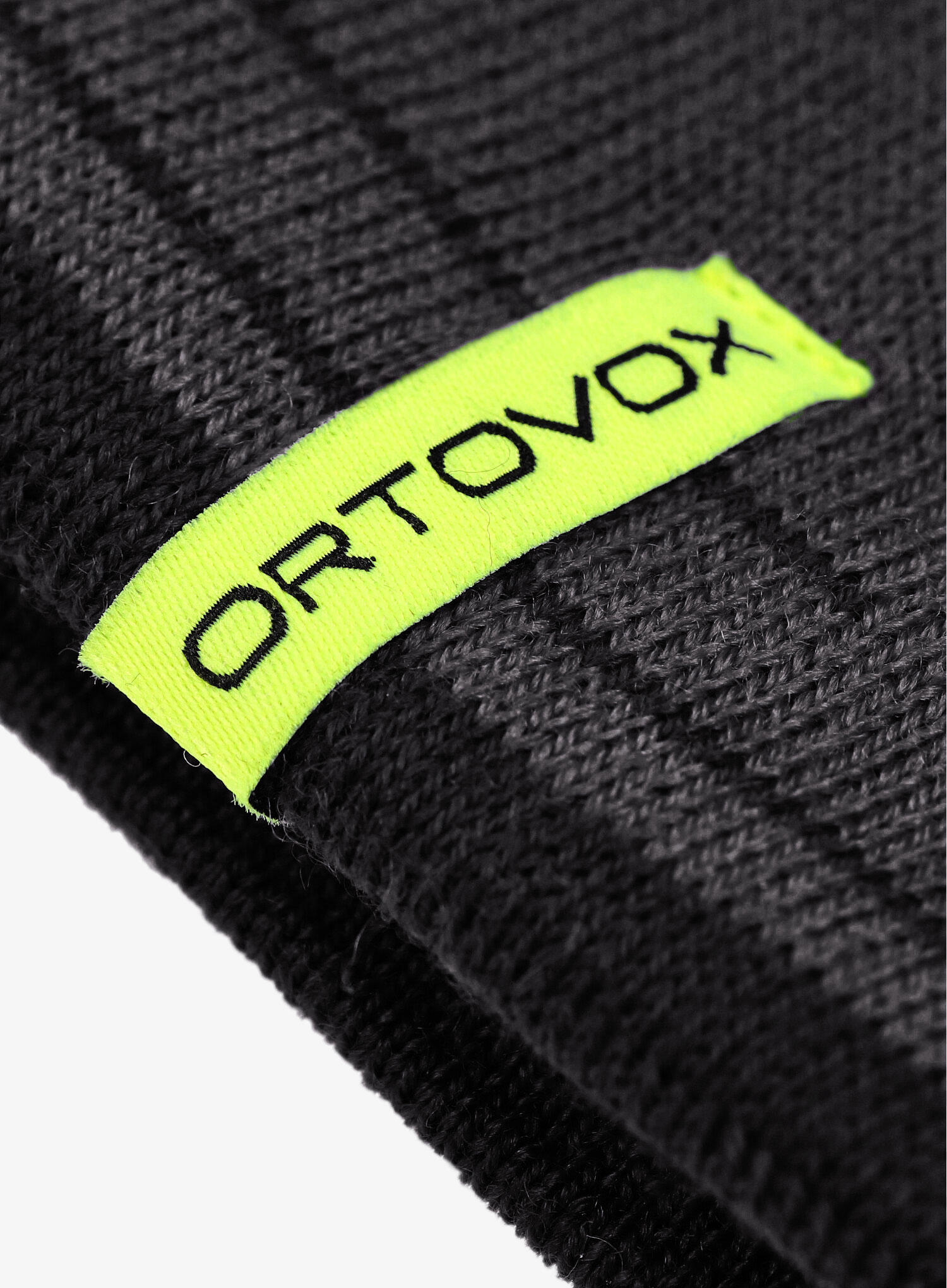 Czapka zimowa Ortovox Peak Beanie - black raven