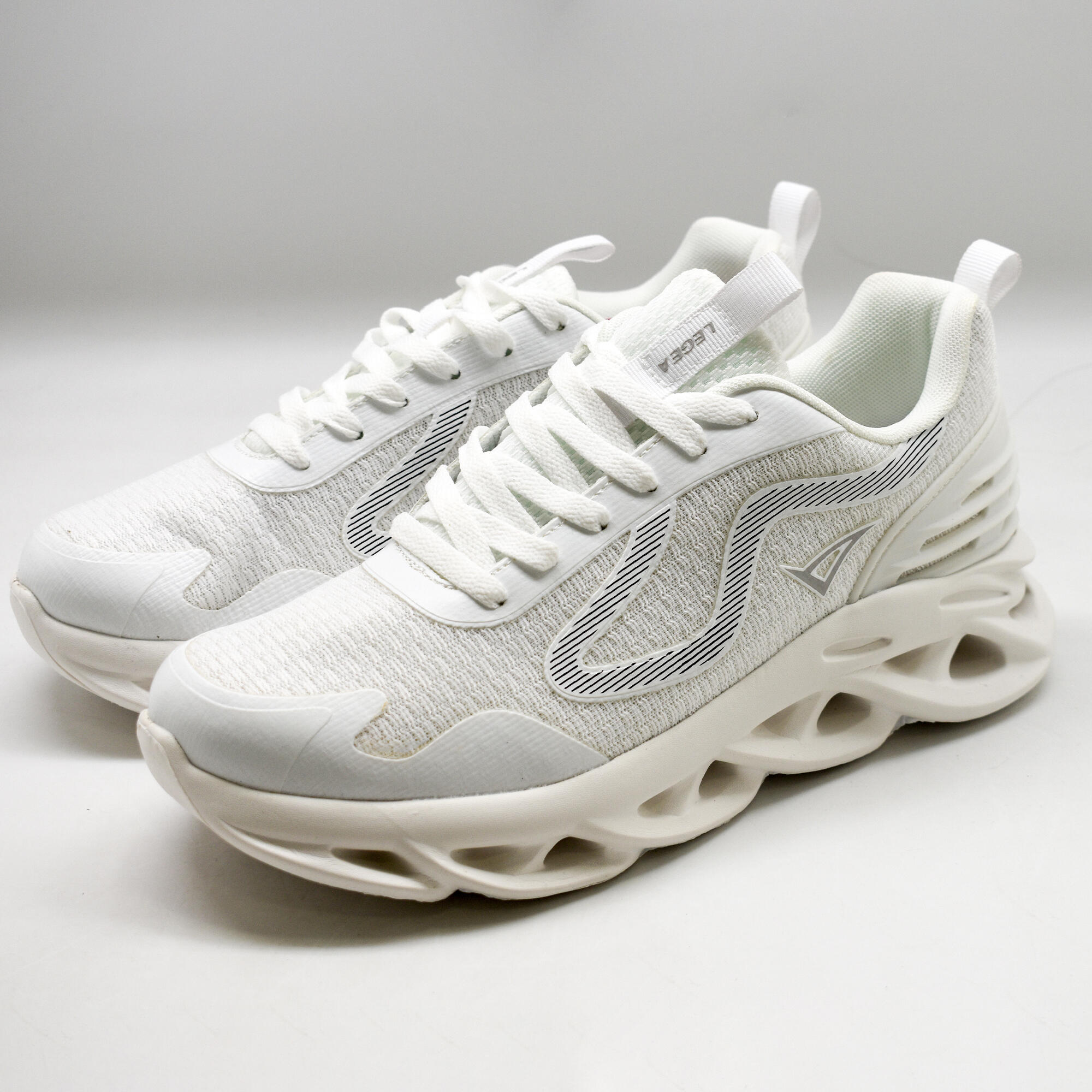 Buty sportowe DIMU białe