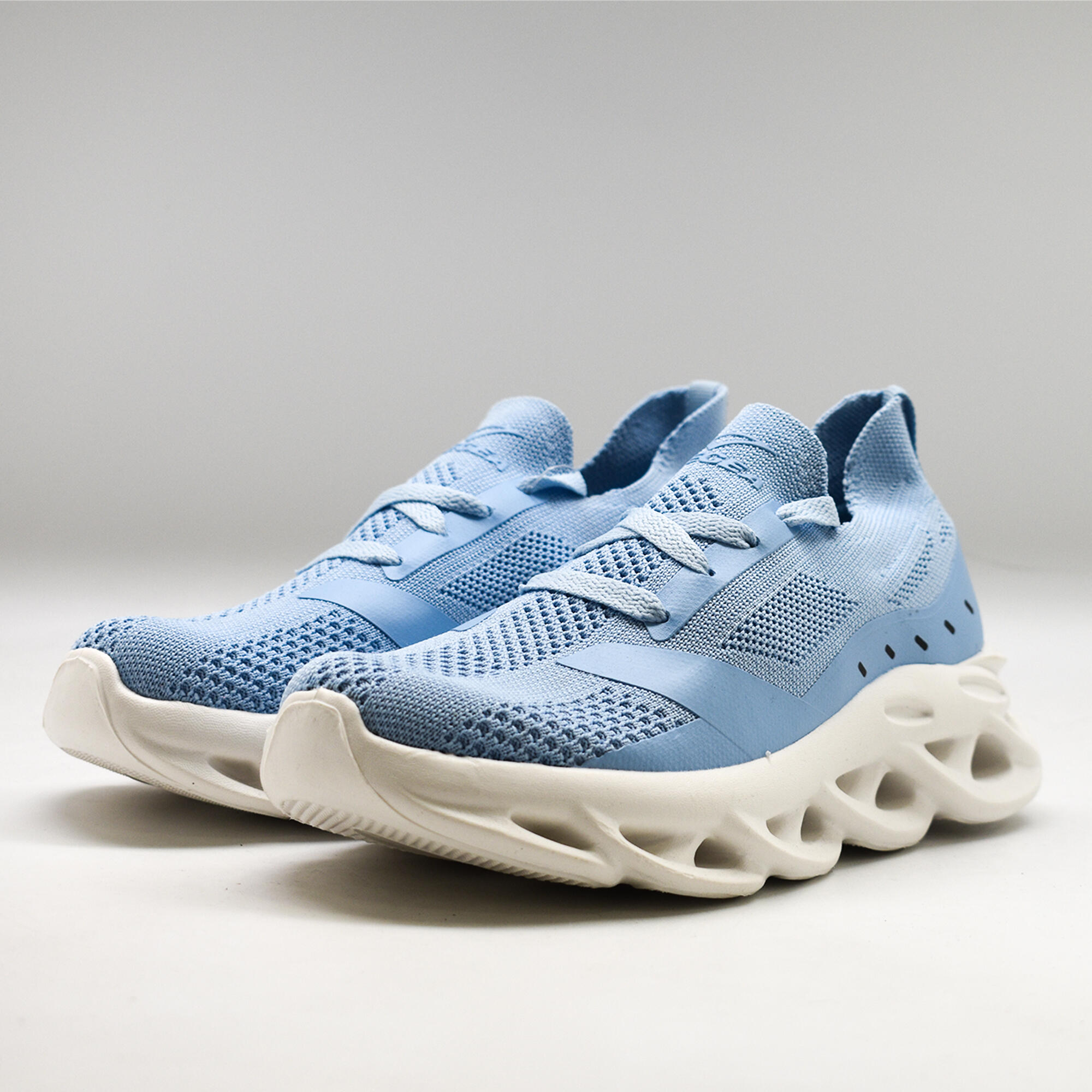 Buty sportowe PERLA błękitne
