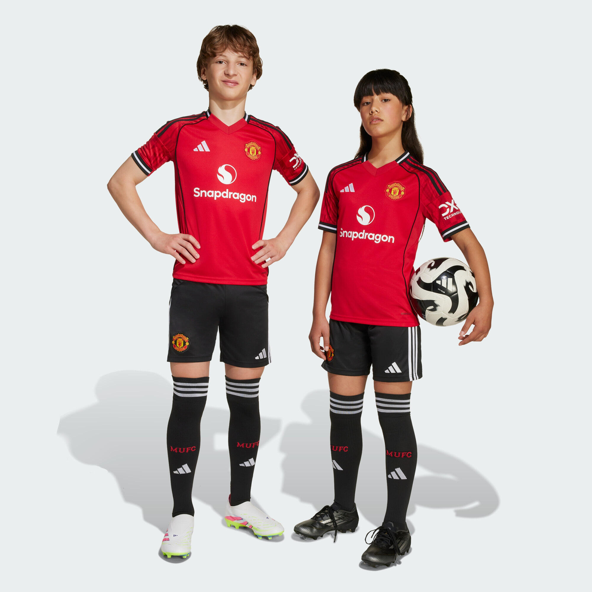 Spodenki domowe Manchester United 25/26