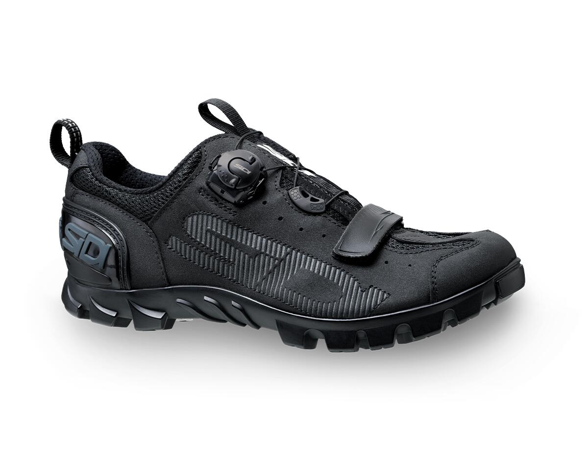 Czarne buty górskie SD15