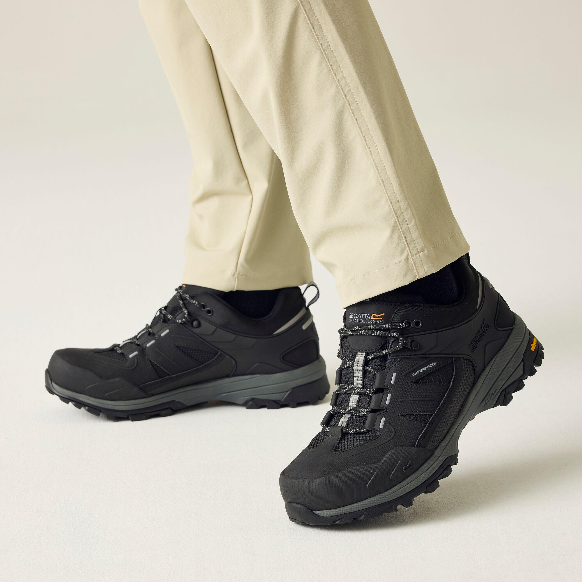 Buty męskie trekkingowe niskie z membraną Regen Vibram