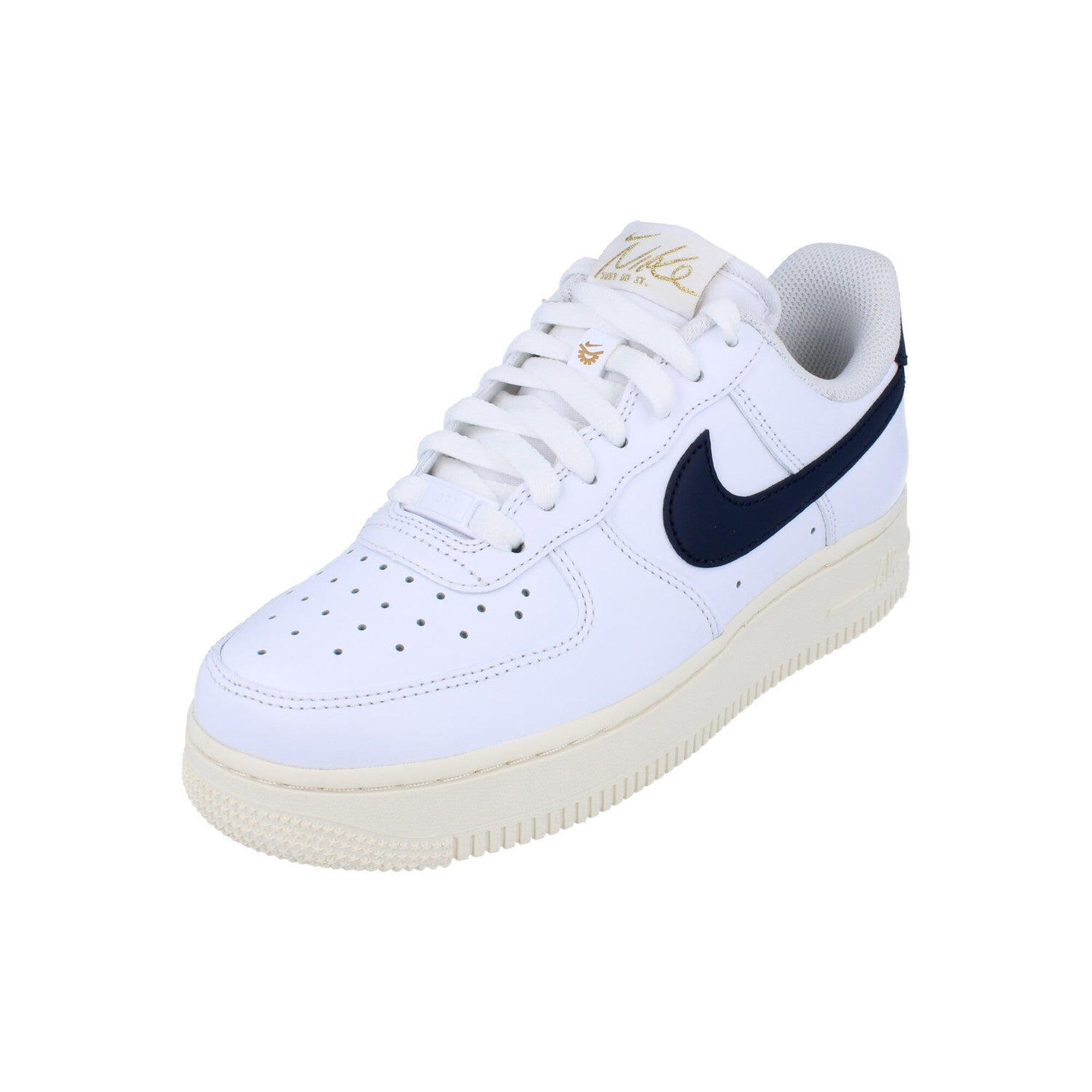 Buty sportowe Sneakersy damskie  W Air Force 1 07 EasyOn