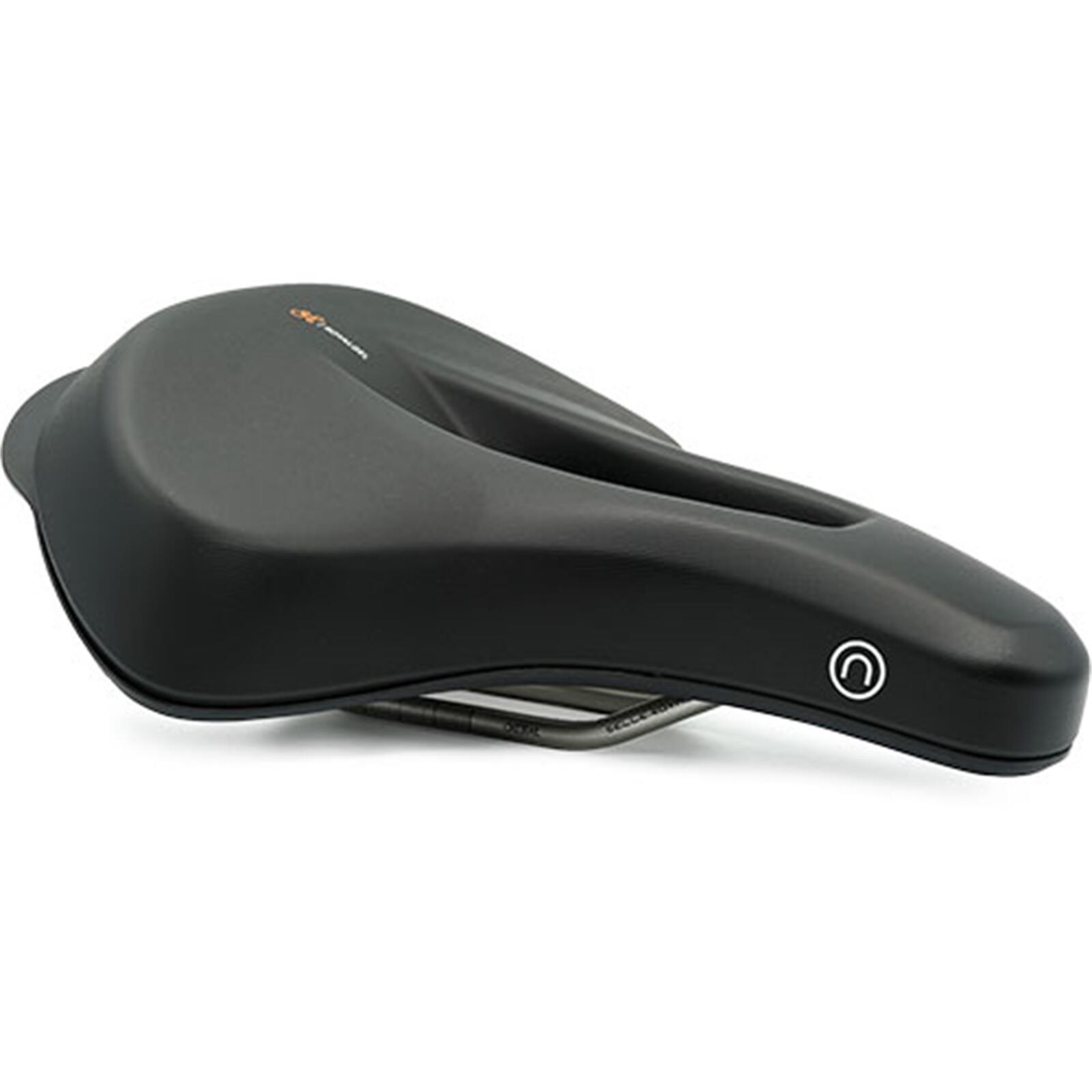 Saddle On Open Relaxed  270 x 224 mm