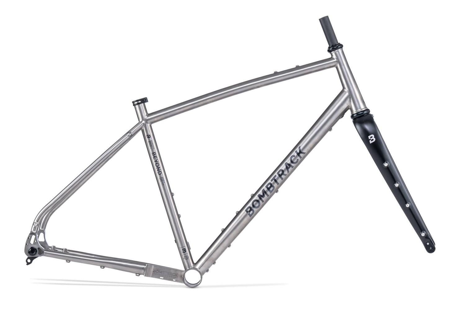 Zestaw ramy i widelca Beyond TI - tytanowy / czarny - 48 cm