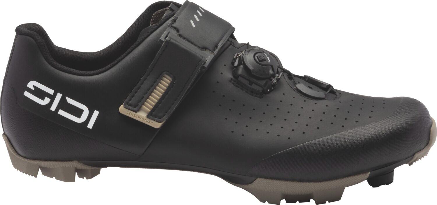 Czarne buty PHYSIS