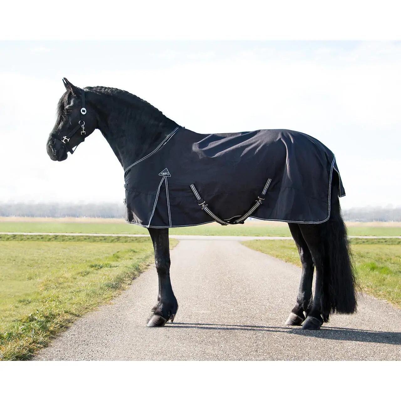 Zewnętrzna derka dla koni QHP Turnout Big Neck 150g