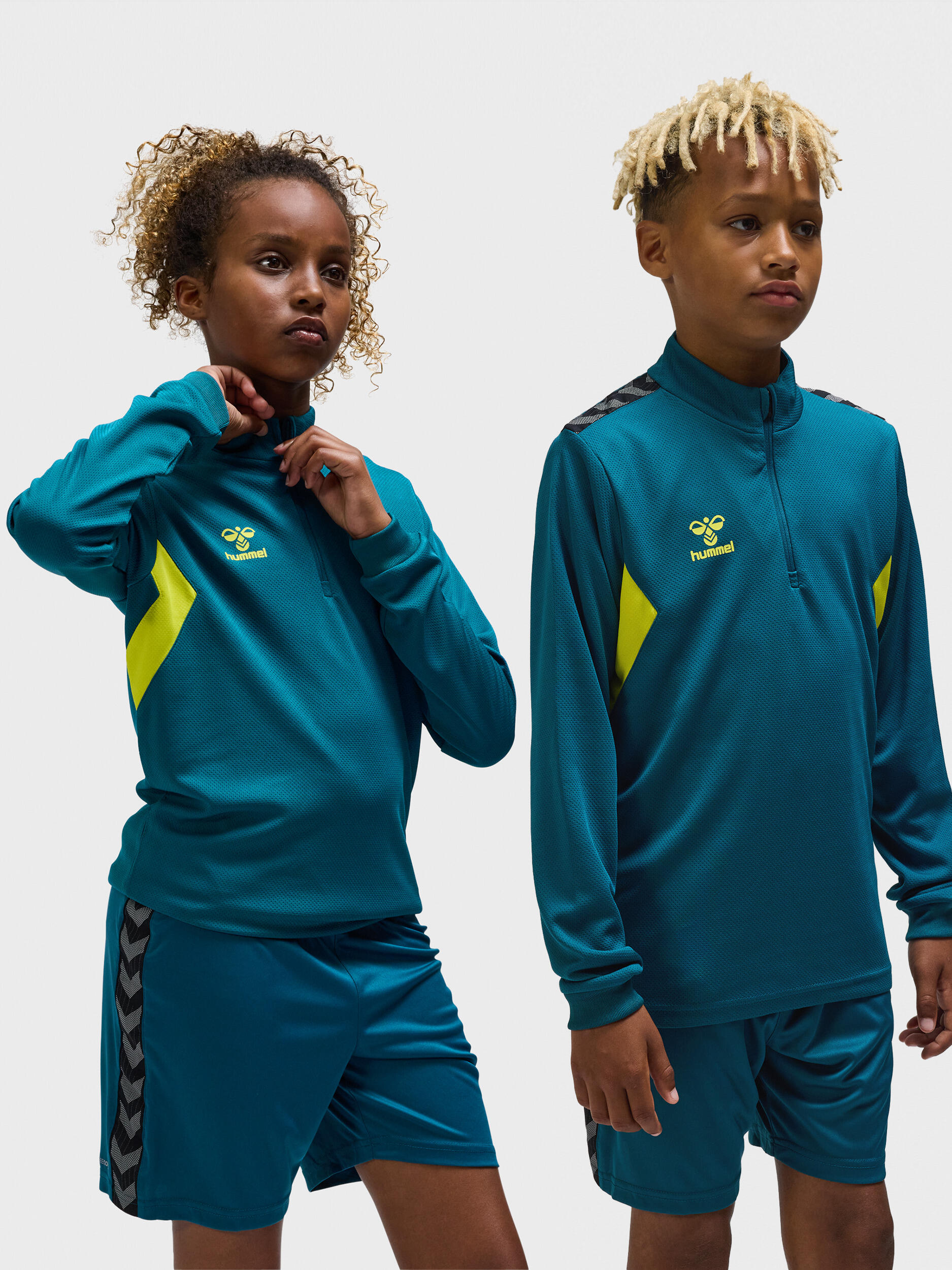 Dziecięca bluza dresowa z półzamkiem Hummel Authentic