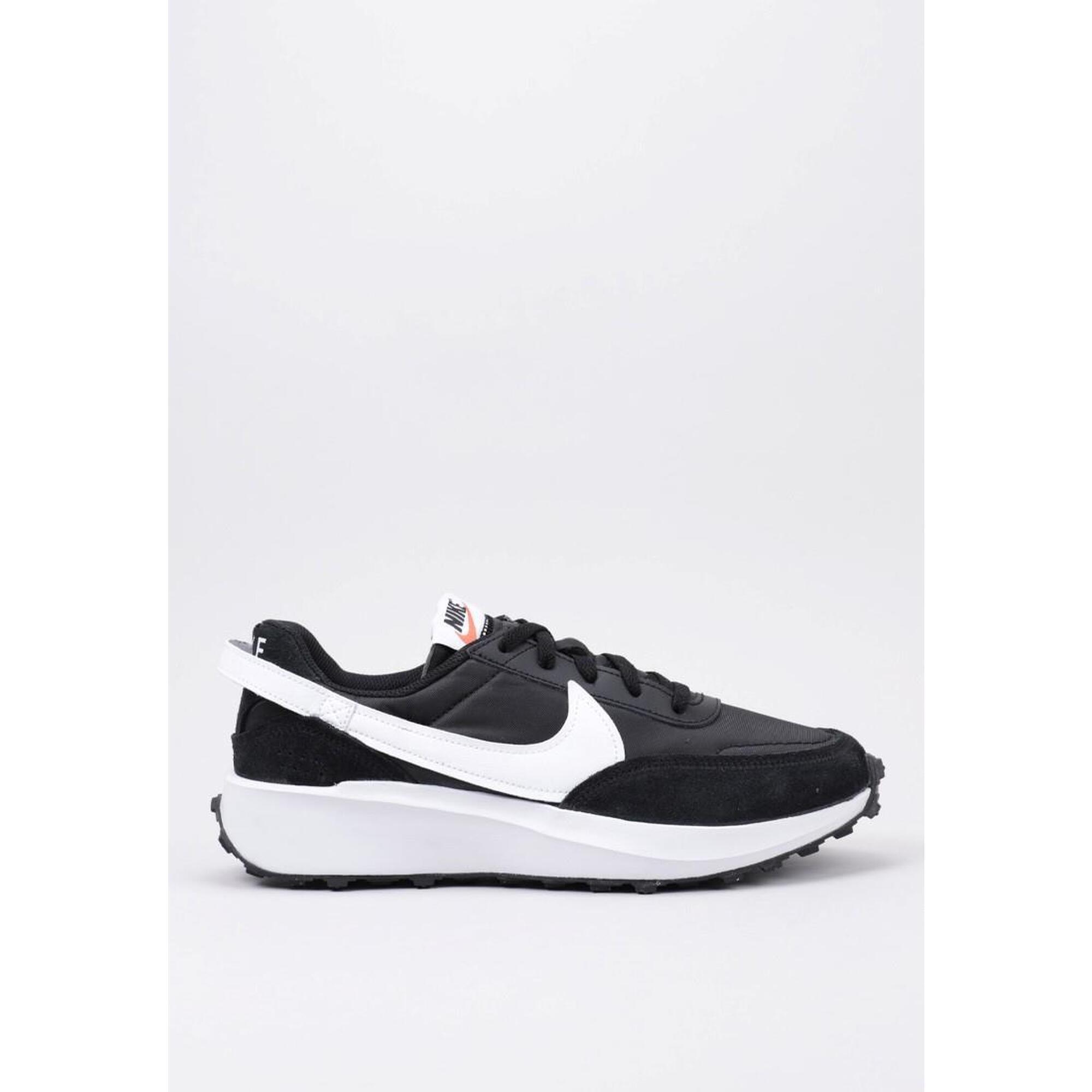 Buty do chodzenia  Nike Waffle Debut DH9522-001