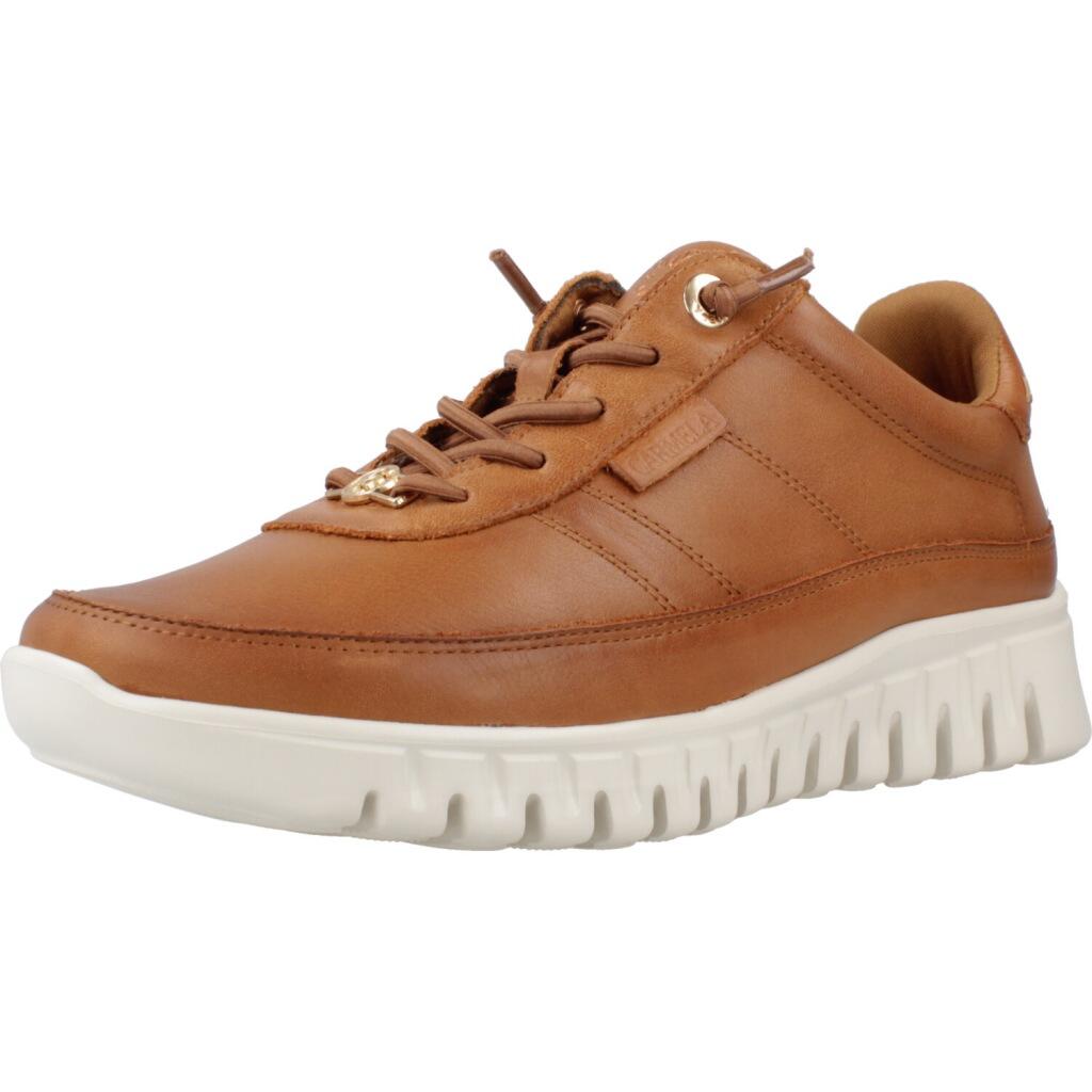 Buty CARMELA 162525C Brązowy