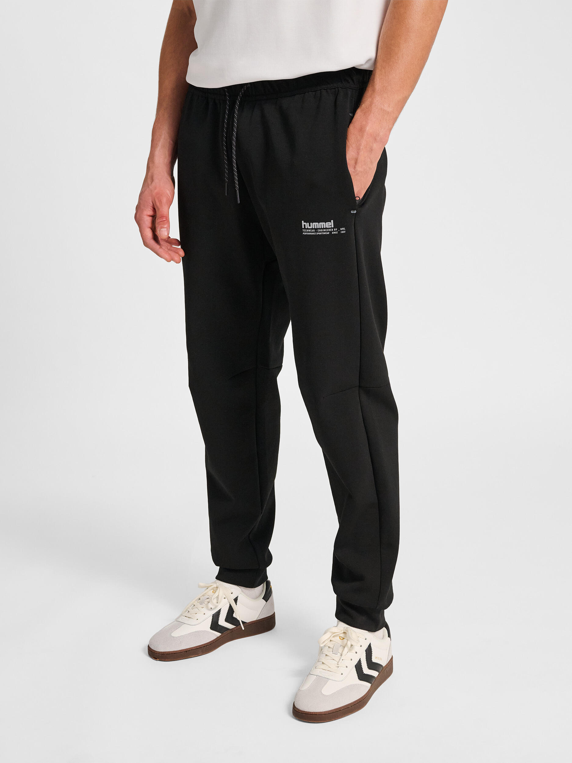 Spodnie dresowe Hummel Tech Fleece Regular