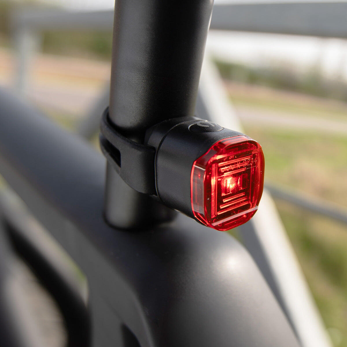 Tylne światło rowerowe LED Oświetlenie rowerowe Ładowane przez USB