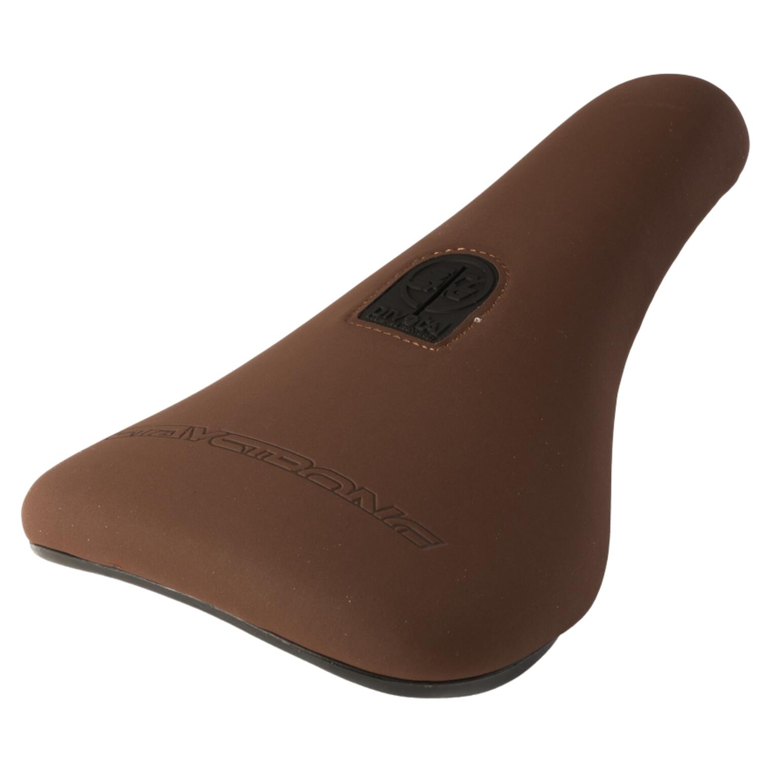 Saddle slim Stay Strong Cut Off Pivotal