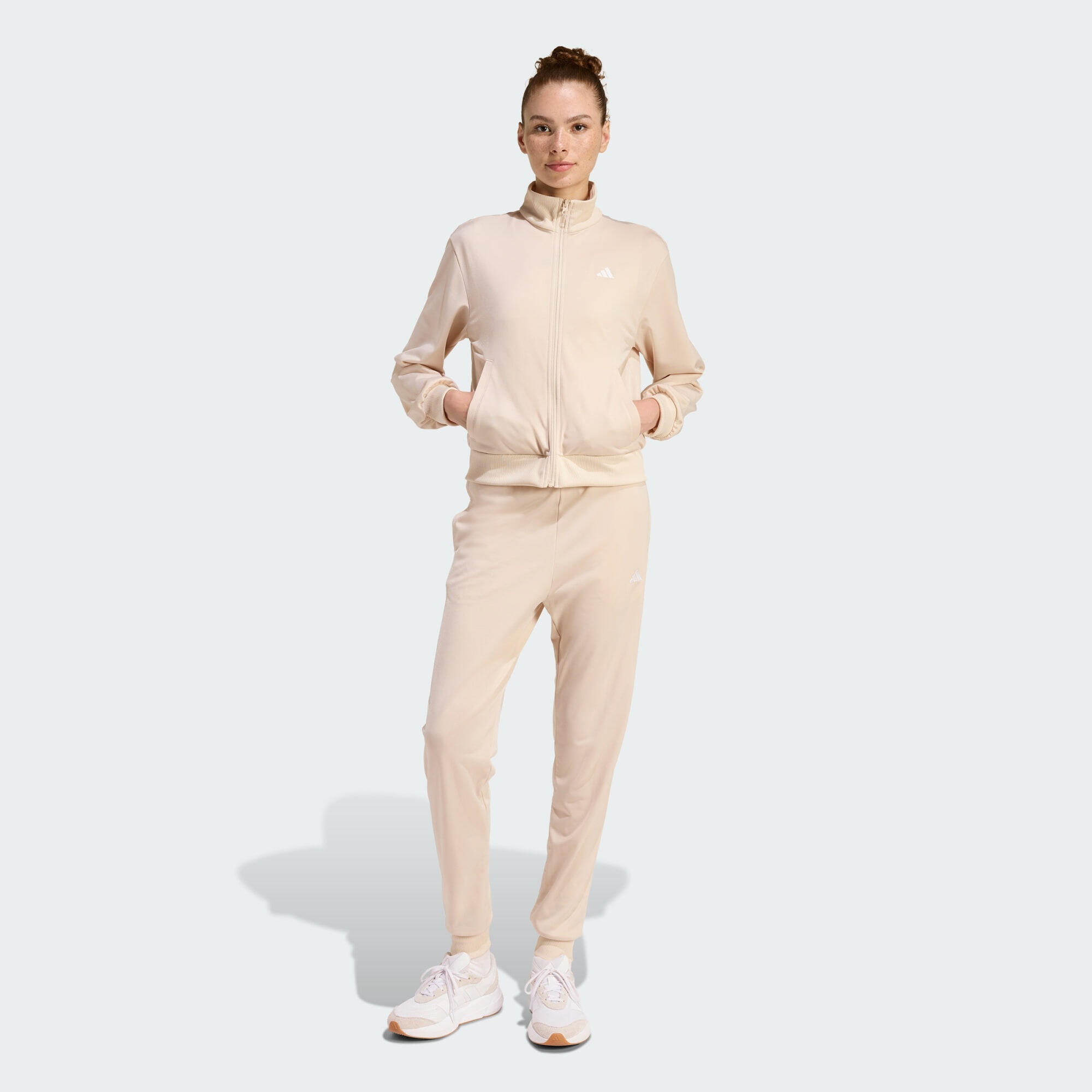 Dres Essentials Feel Cozy