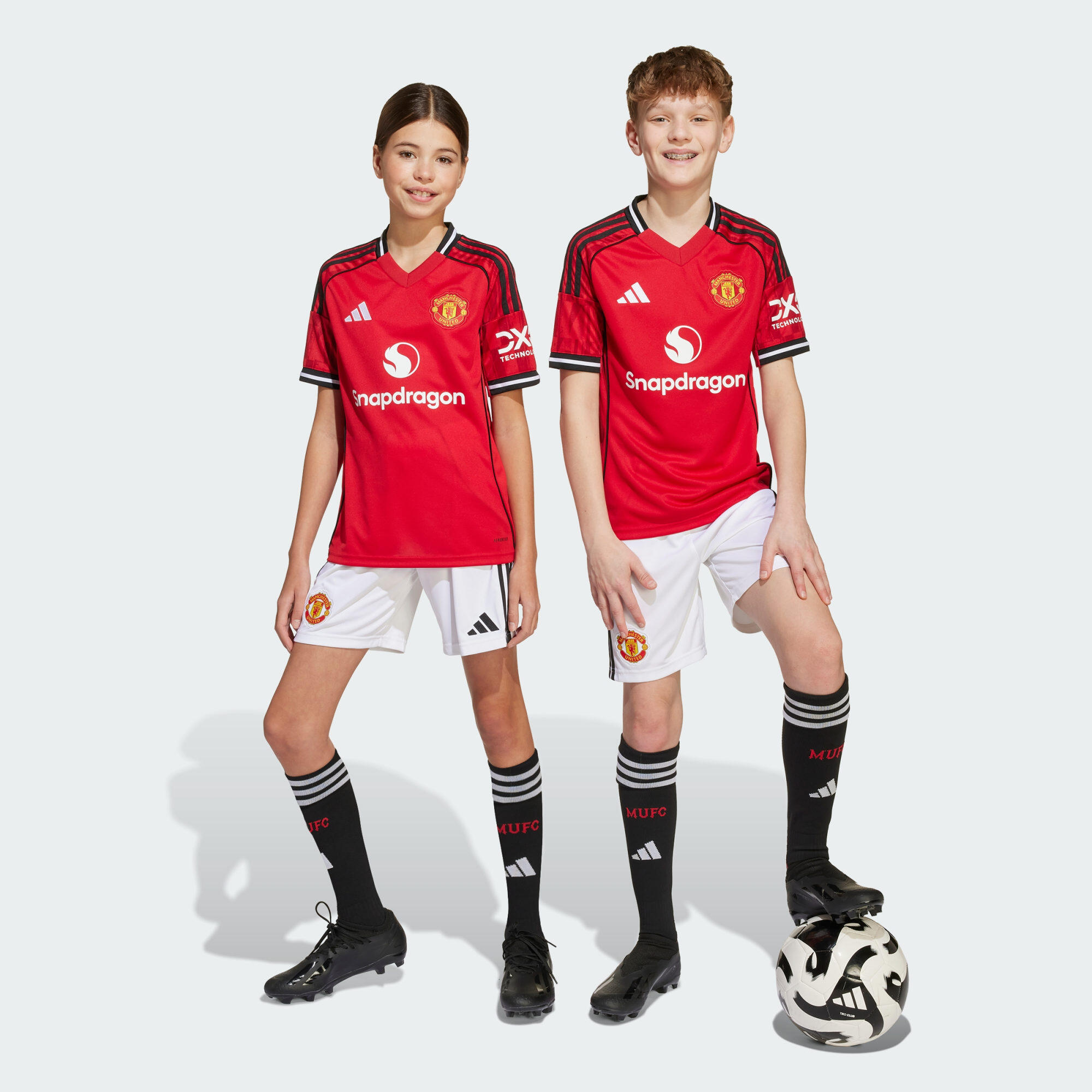 Spodenki domowe Manchester United 25/26