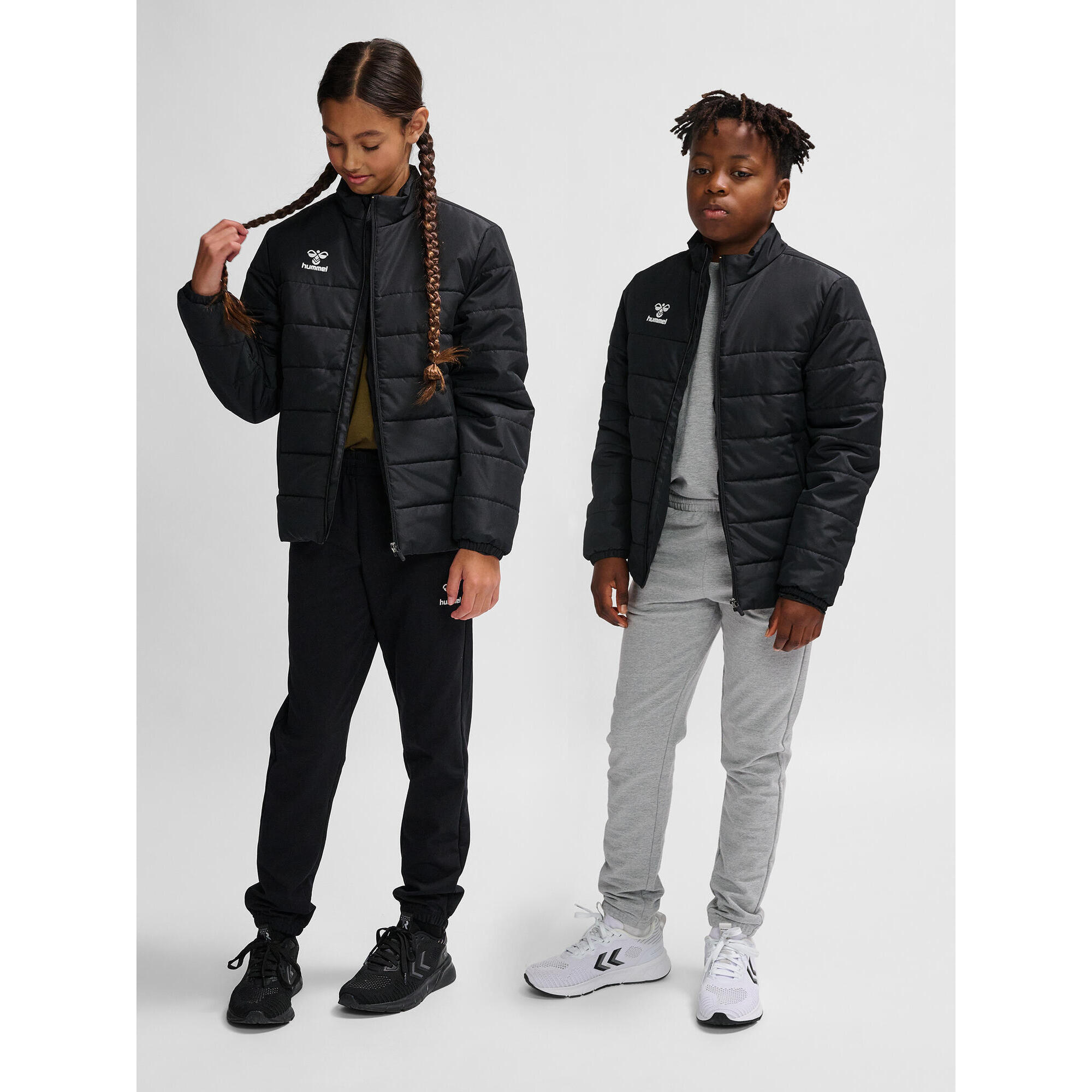 Dziecięca kurtka puchowa Hummel Essential Short Bench