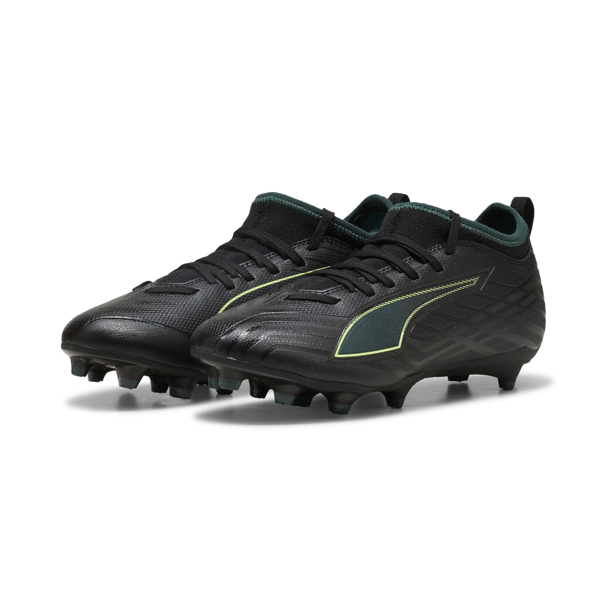 Młodzieżowe buty piłkarskie ULTRA 6 MATCH FG/AG PUMA