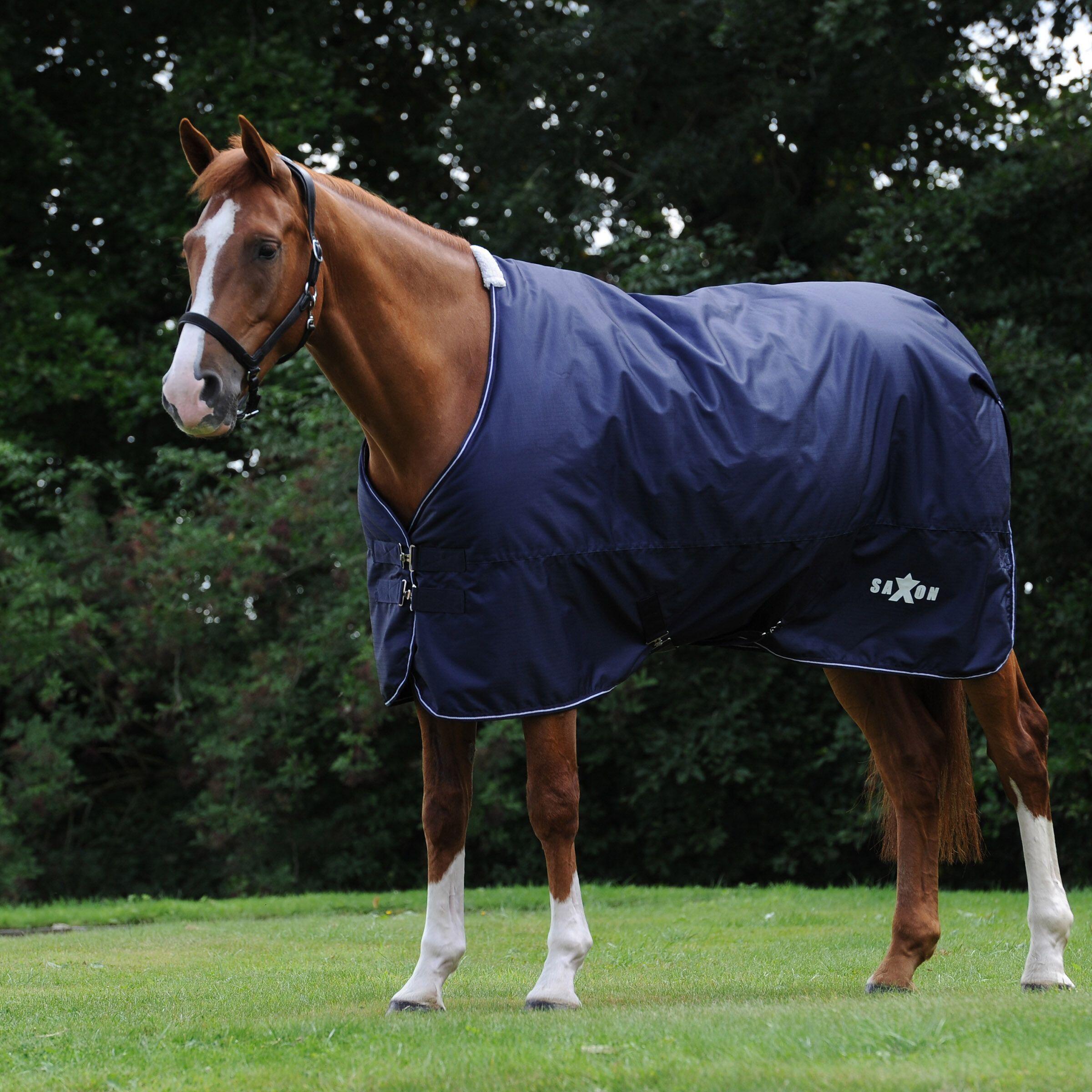 Derka dla konia z klasycznym kołnierzem Weatherbeeta Saxon Defiant 600D