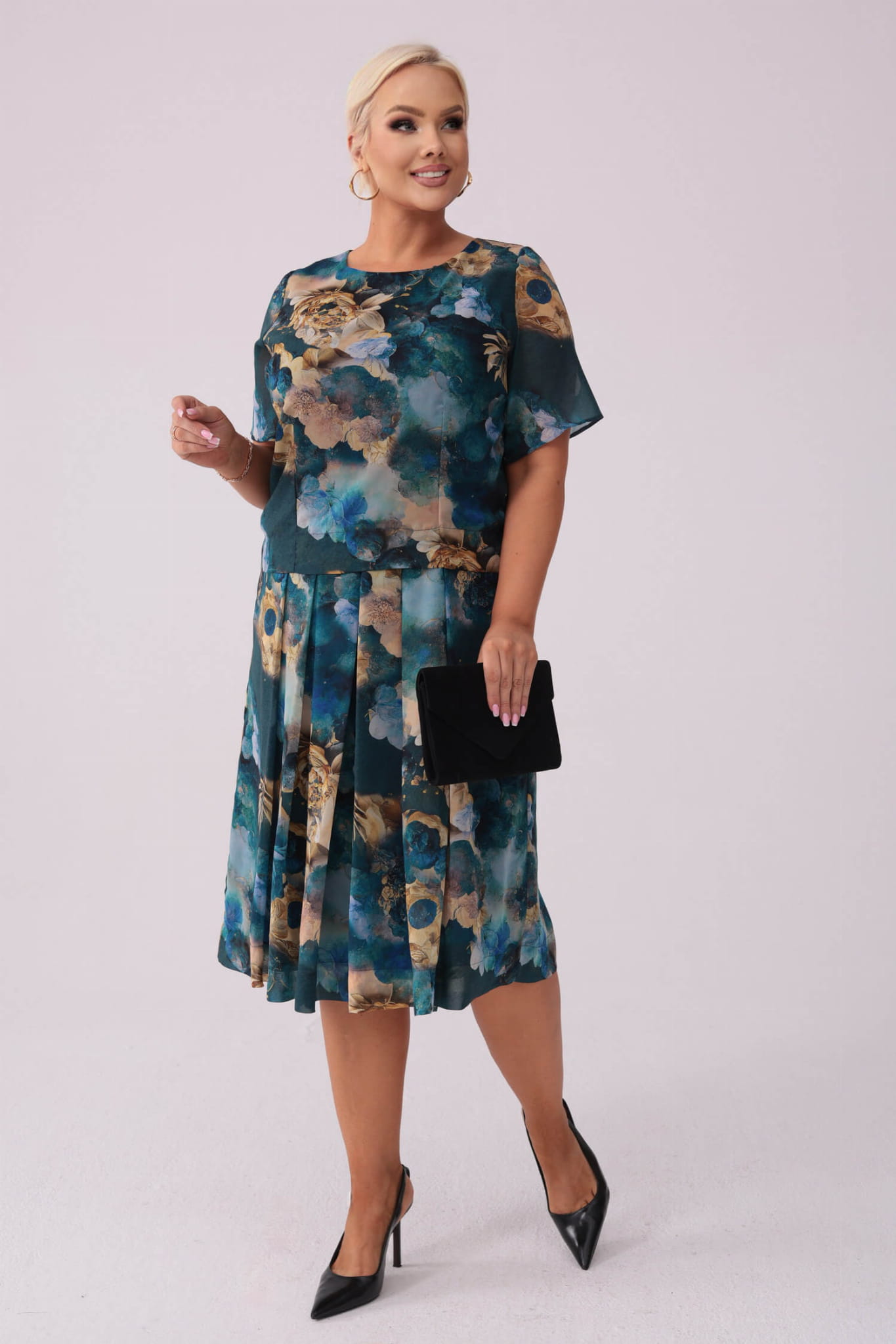 Sukienka Szyfonowa sukienka Margerita w odcieniach granatu i beżu kontrafałdy PLUS SIZE XXL WIOSNA