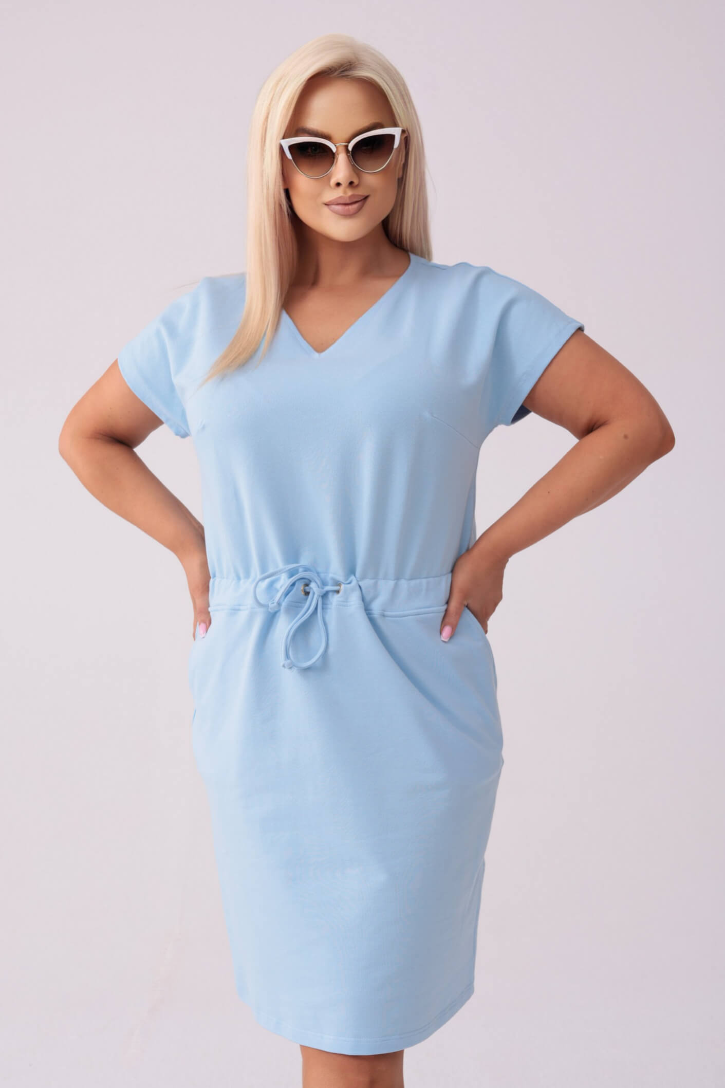 Sukienka Błękitna dresowa sukienka Bianca PLUS SIZE XXL WIOSNA