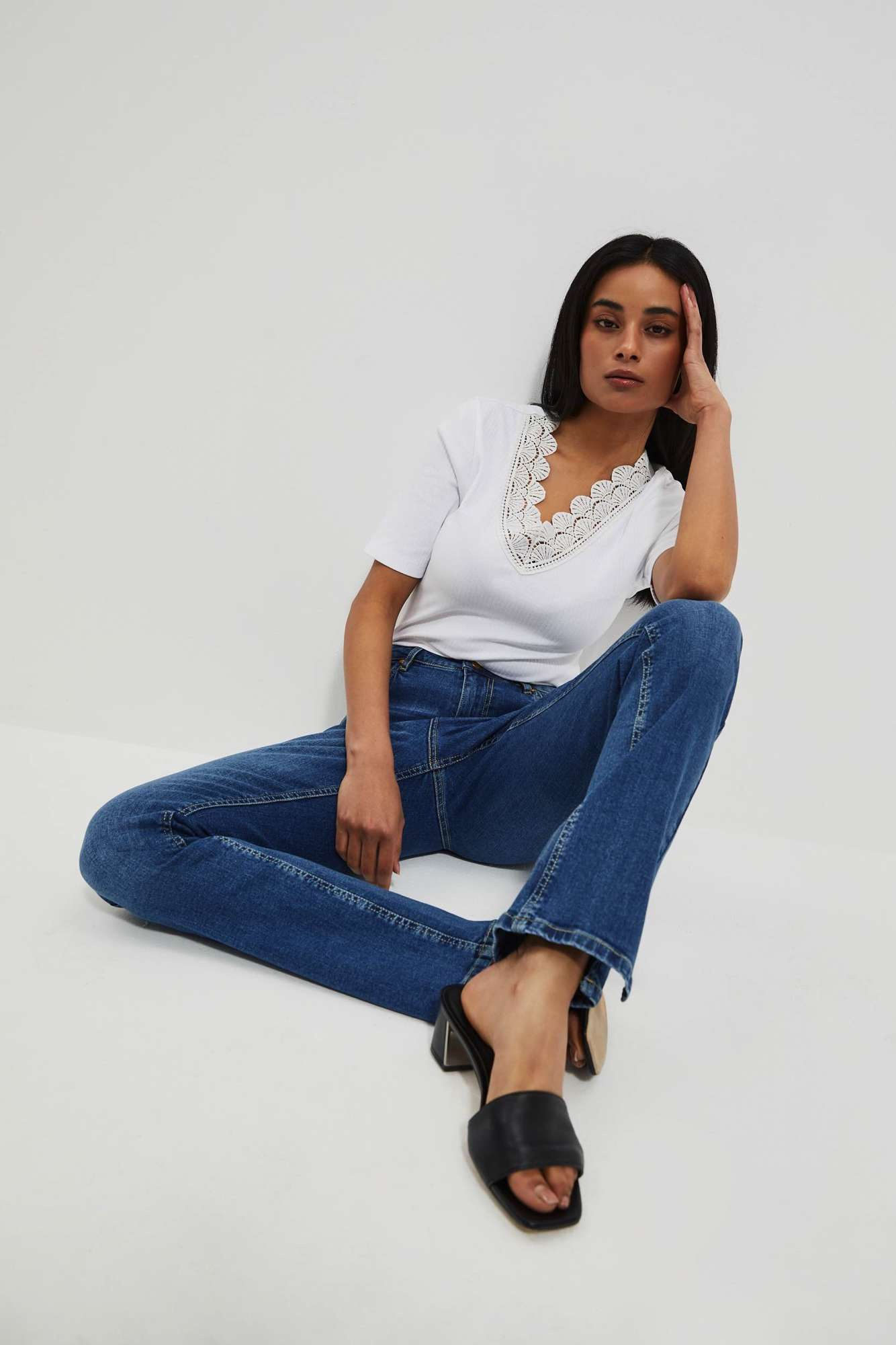 Jeansy typu flare