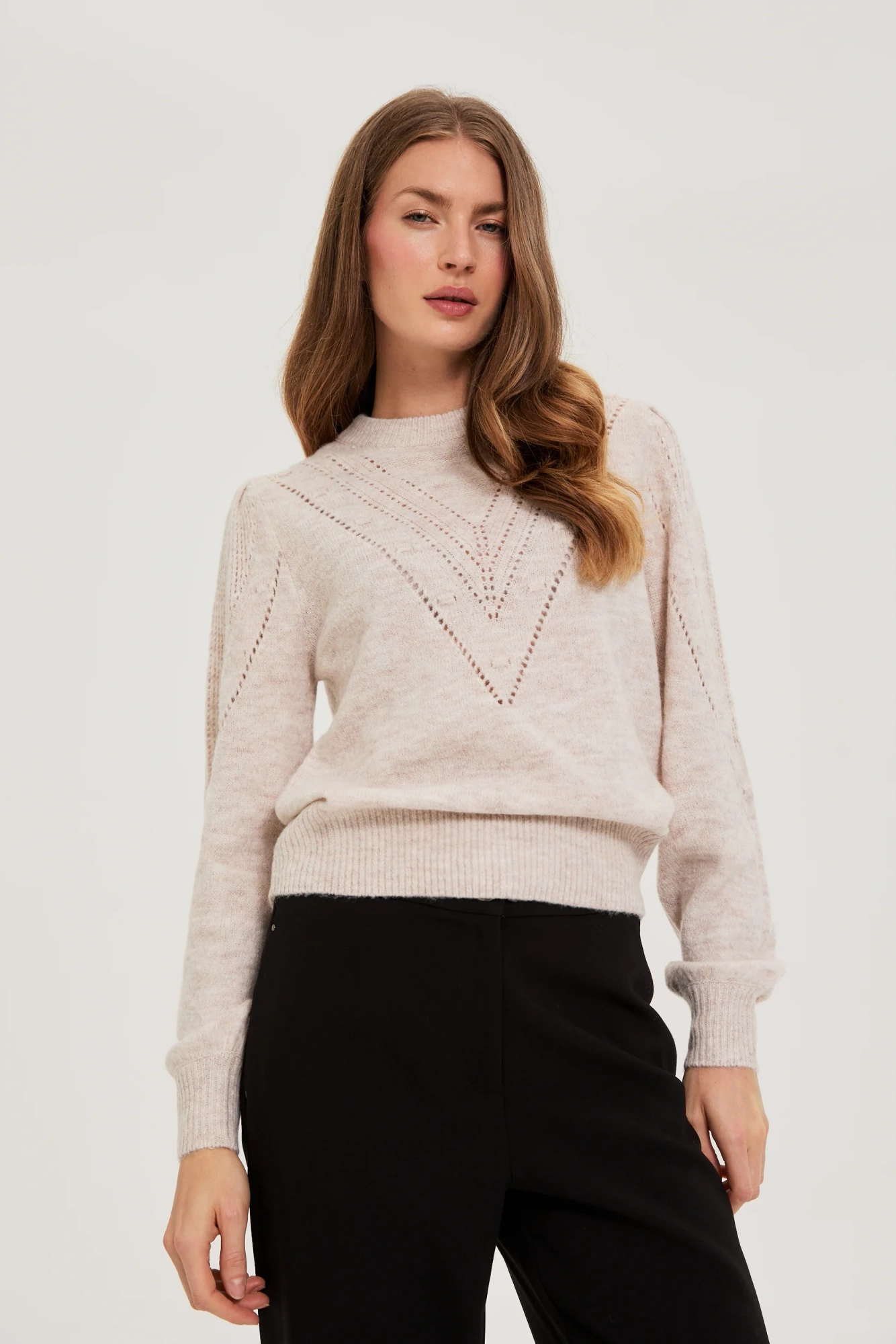 Sweter z bufiastymi rękawami beżowy