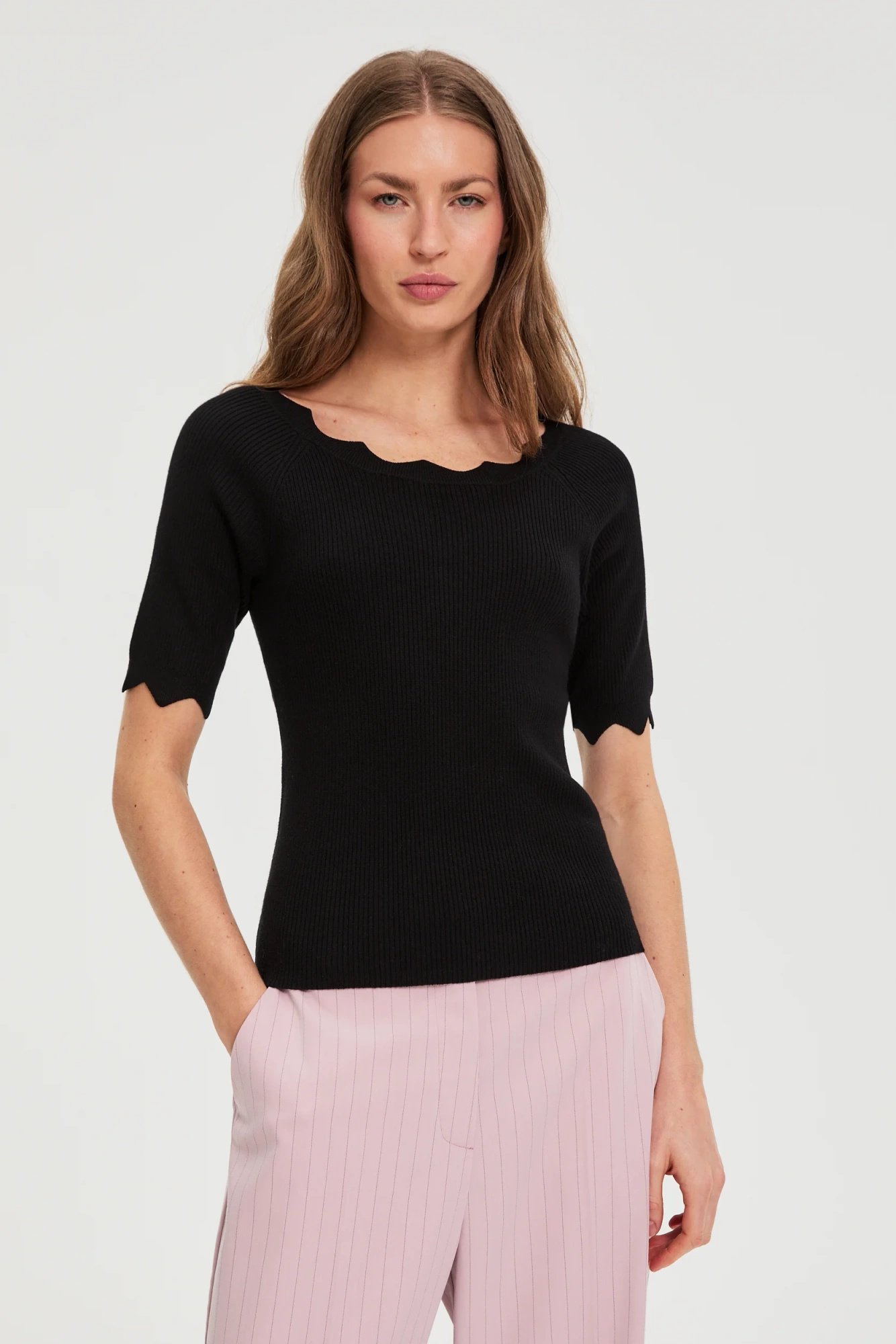 Dopasowany sweter czarny