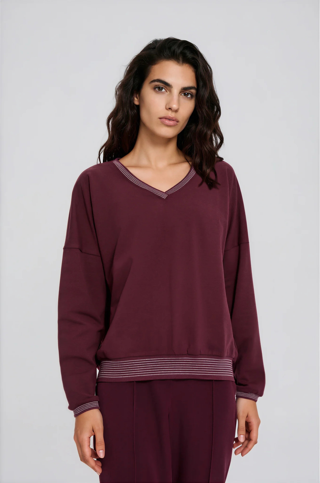 Bluza z dekoltem w serek burgundowa