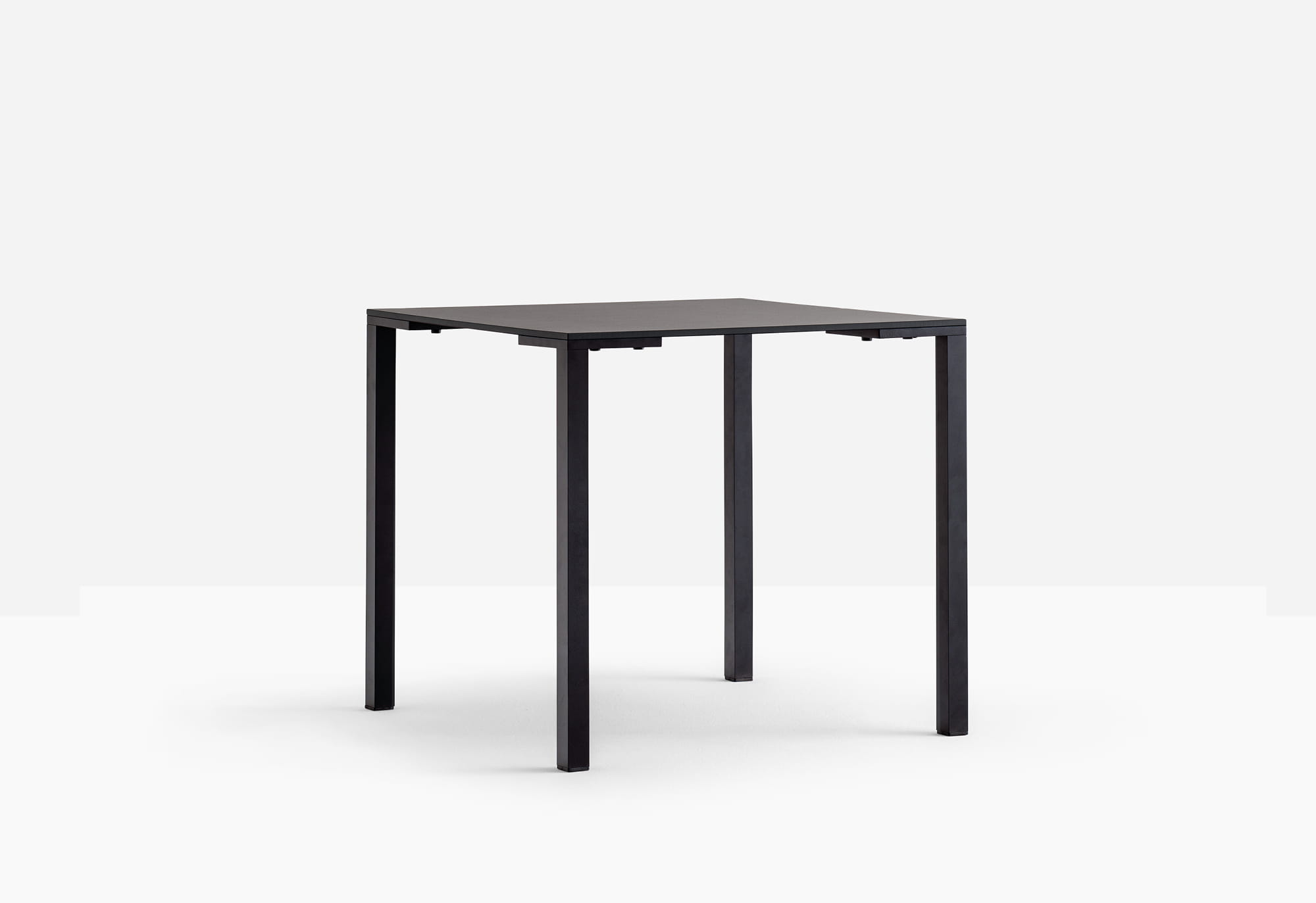 Pedrali Stół Togo 139x89 cm Czarny - tytuł obrazka Pedrali Stół Togo 139×89 cm Czarny