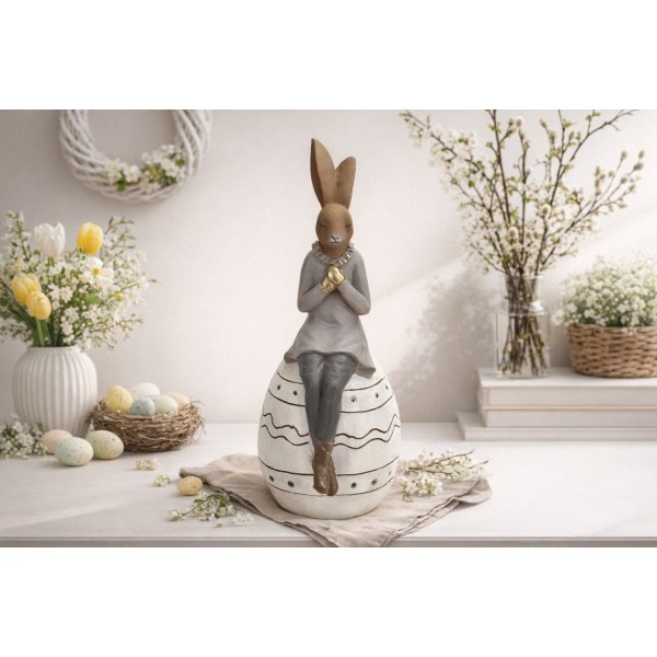Figurka ozdobna Królik 46 cm na jajku dziewczynka