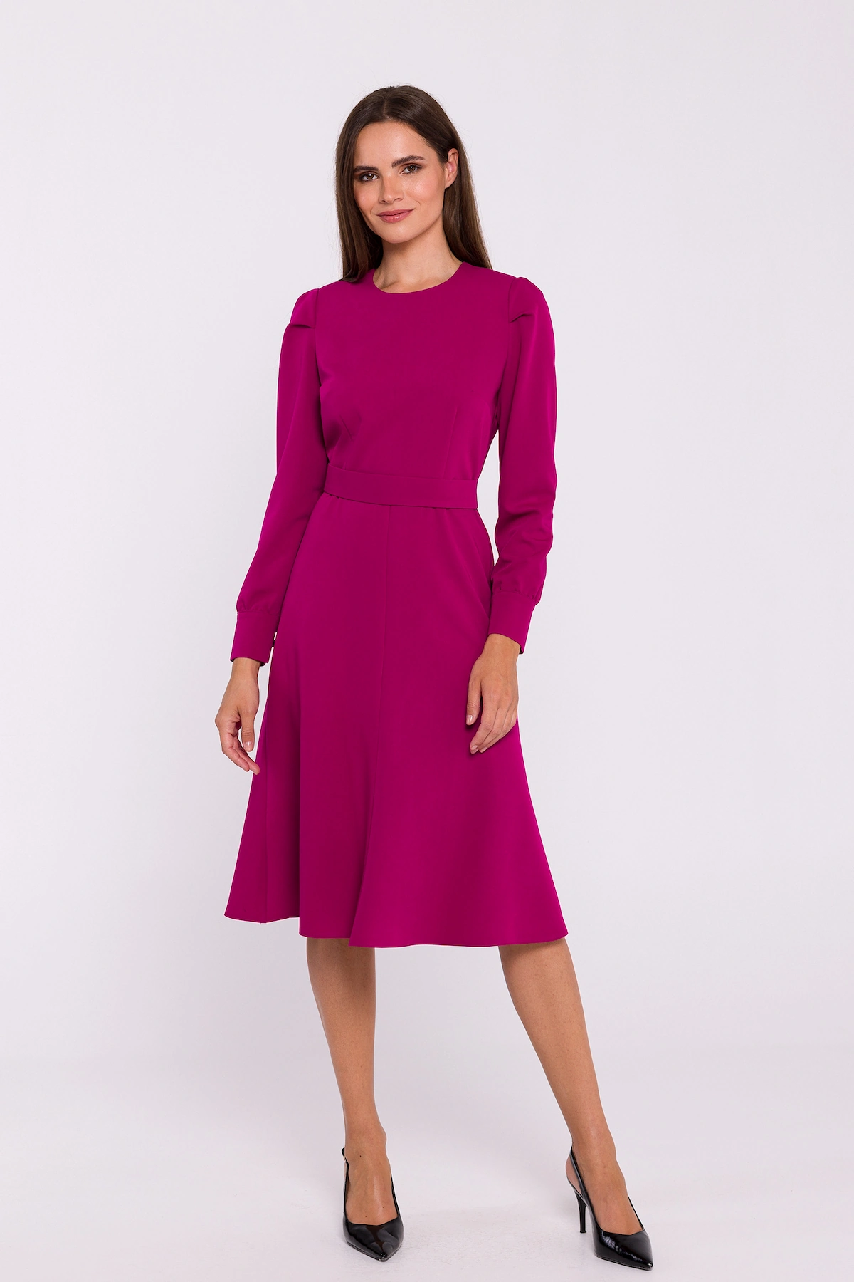 Elegancka sukienka rozkloszowana z paskiem fioletowa