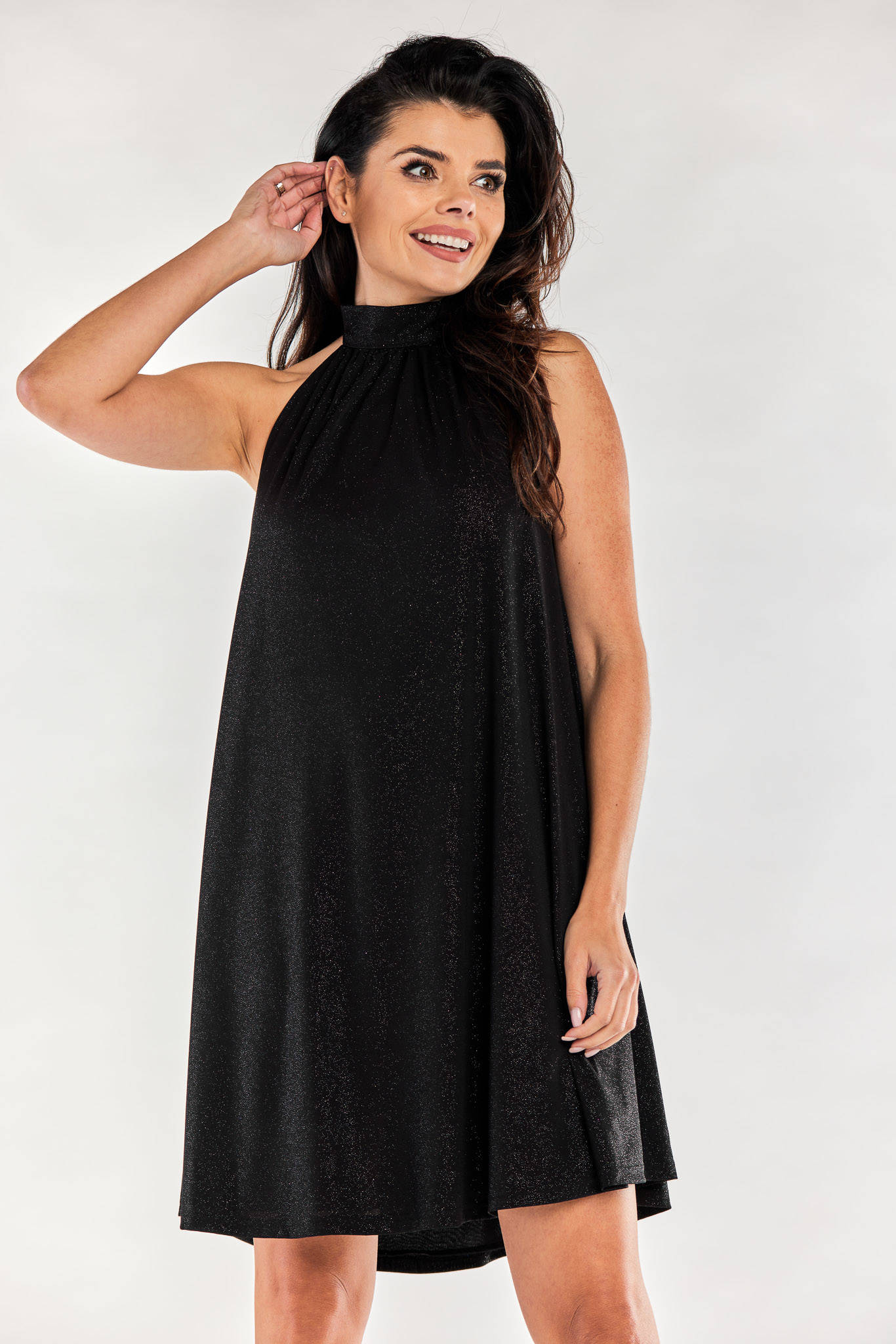 Sukienka Sukienka błyszcząca brokatowa rozkloszowana z dekoltem halter czarna