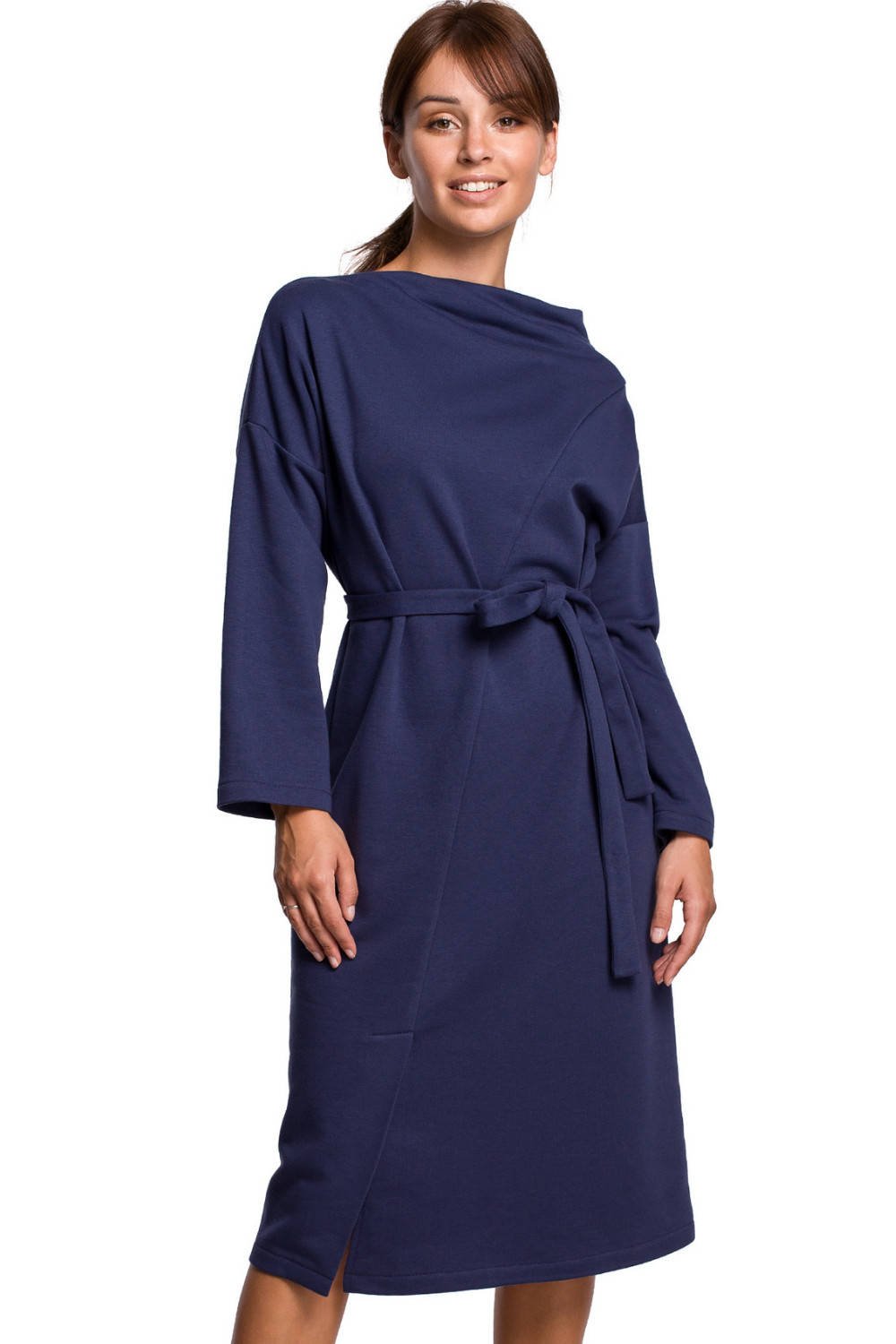 Sukienka Bawełniana sukienka dzianinowa z paskiem asymetryczny dekolt niebieska