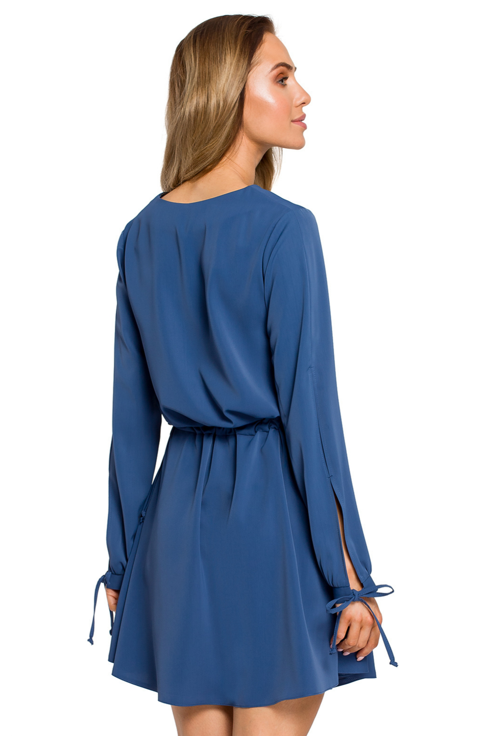 Sukienka Sukienka rozkloszowana mini połyskująca z regulowaną talią niebieska