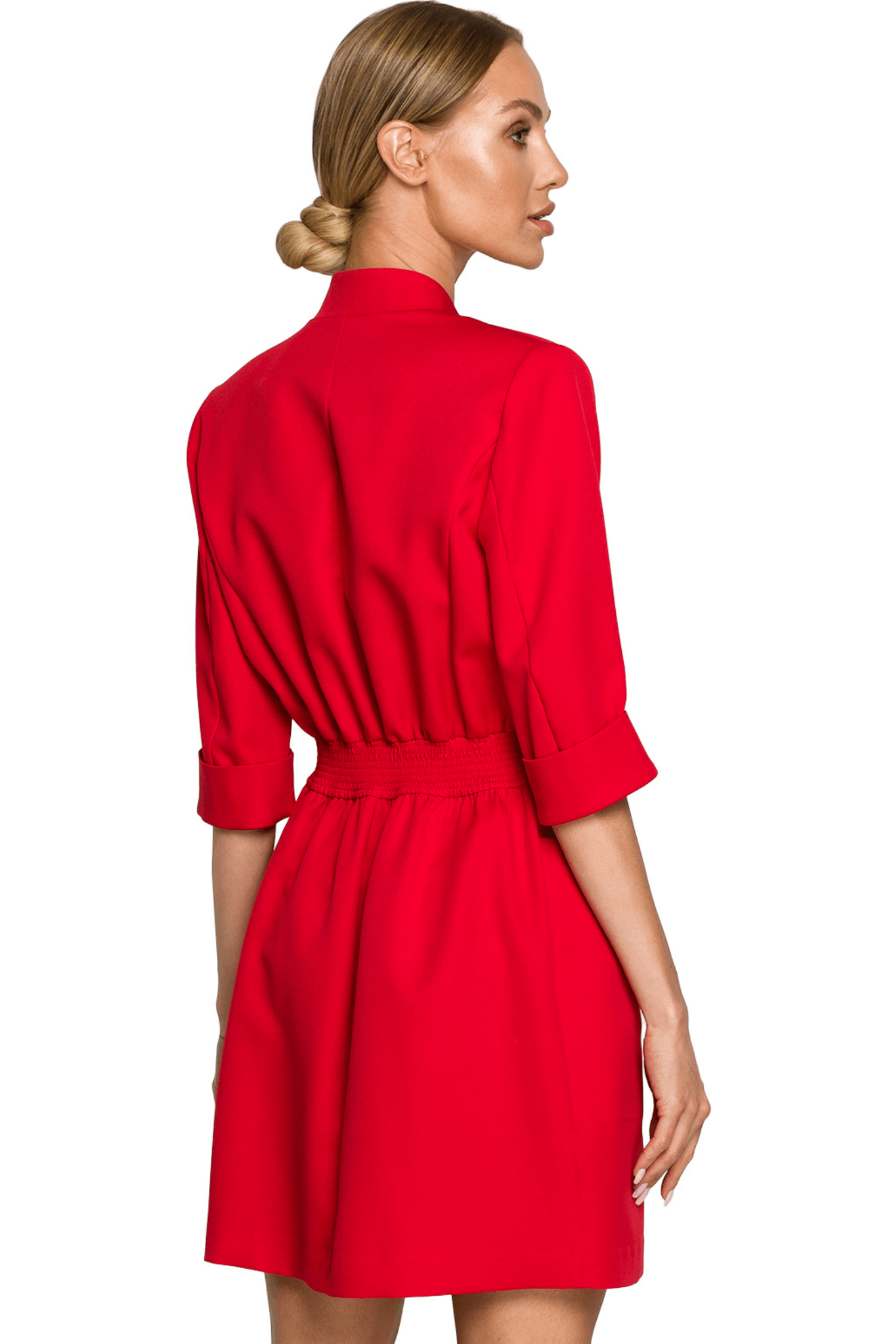 Opis: Elegancka sukienka żakietowa z guzikami i kołnierzem czerwona.