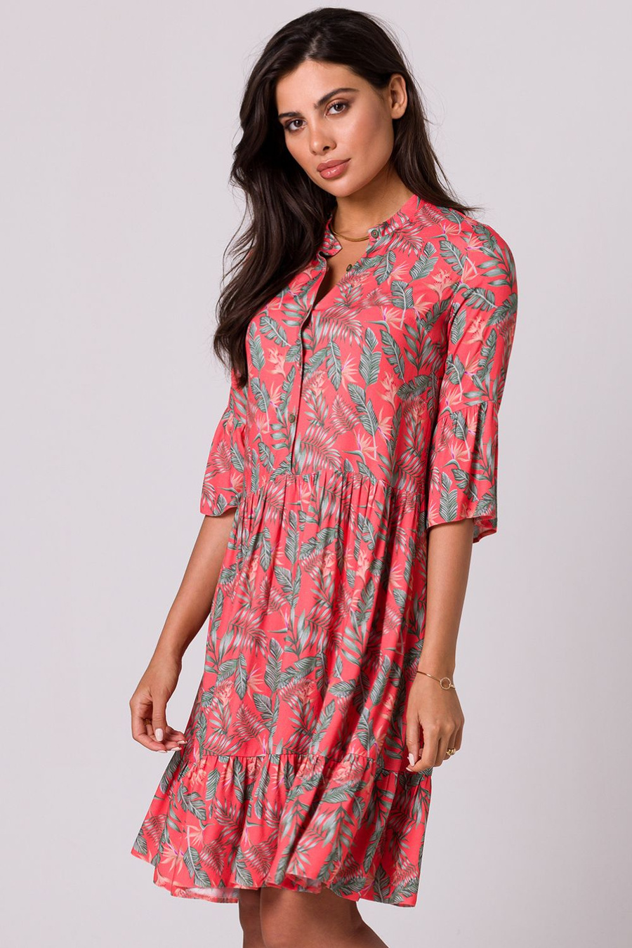 Sukienka rozkloszowana z falbaną z nadrukiem koszulowa