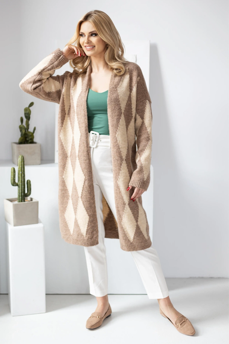 Elegancki sweter kardigan w romby cappuccino